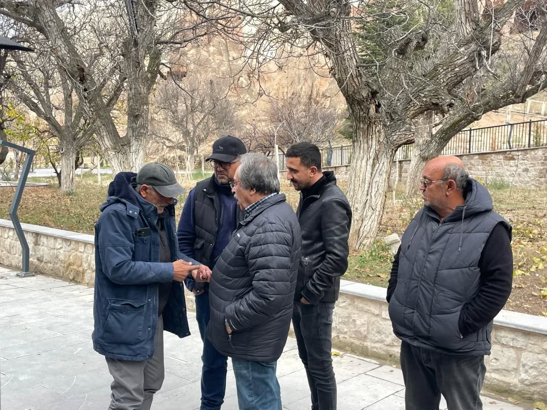 586393281 18184592884360042 7778686194873580579 N