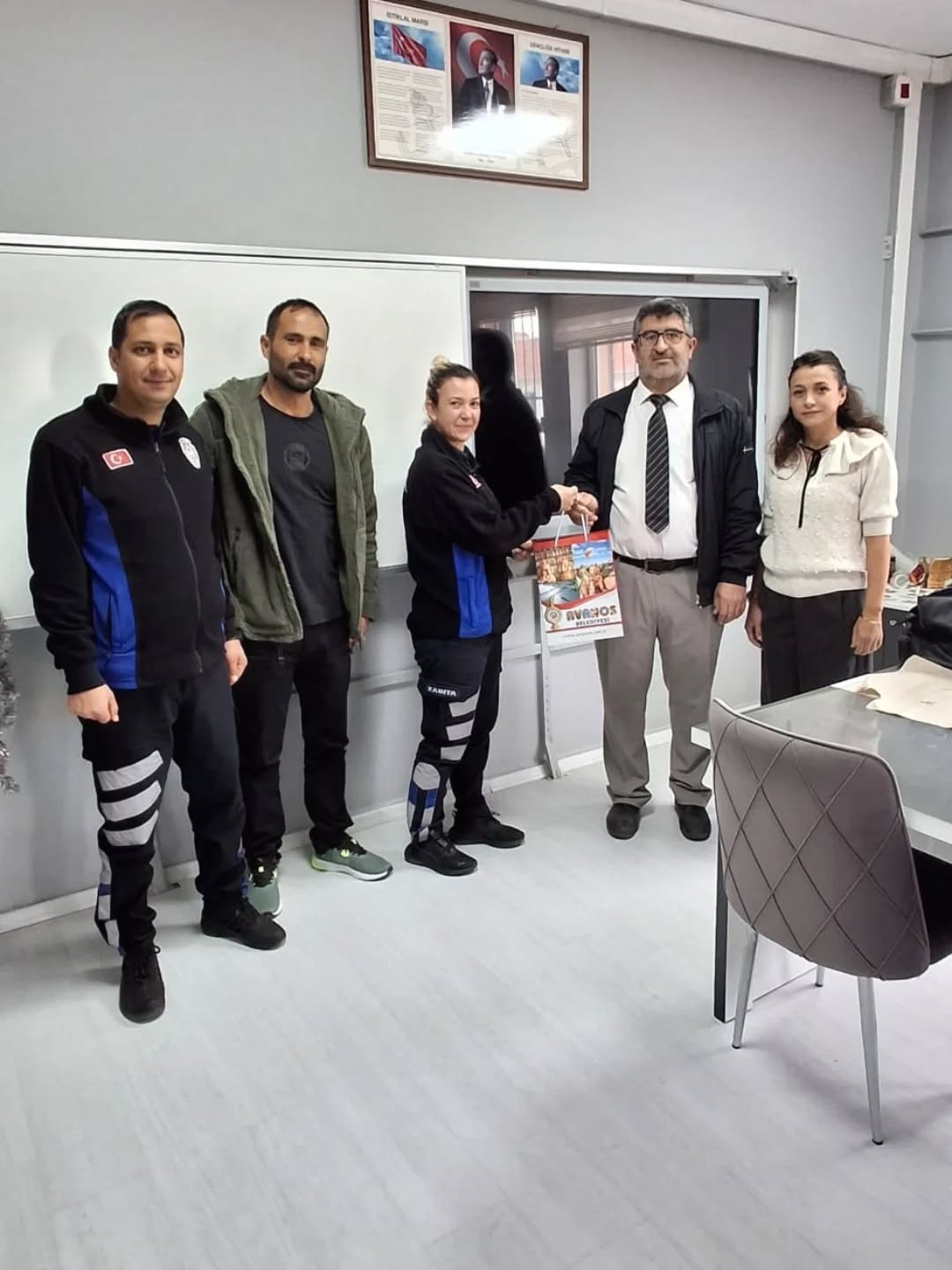 586406642 18184016116360042 8686945757340265736 N