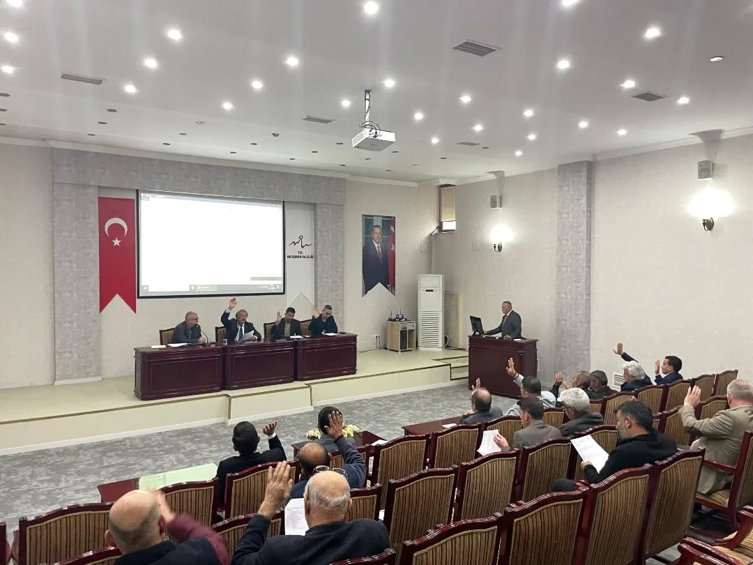 586674511 18184386841360042 567613472433198297 N