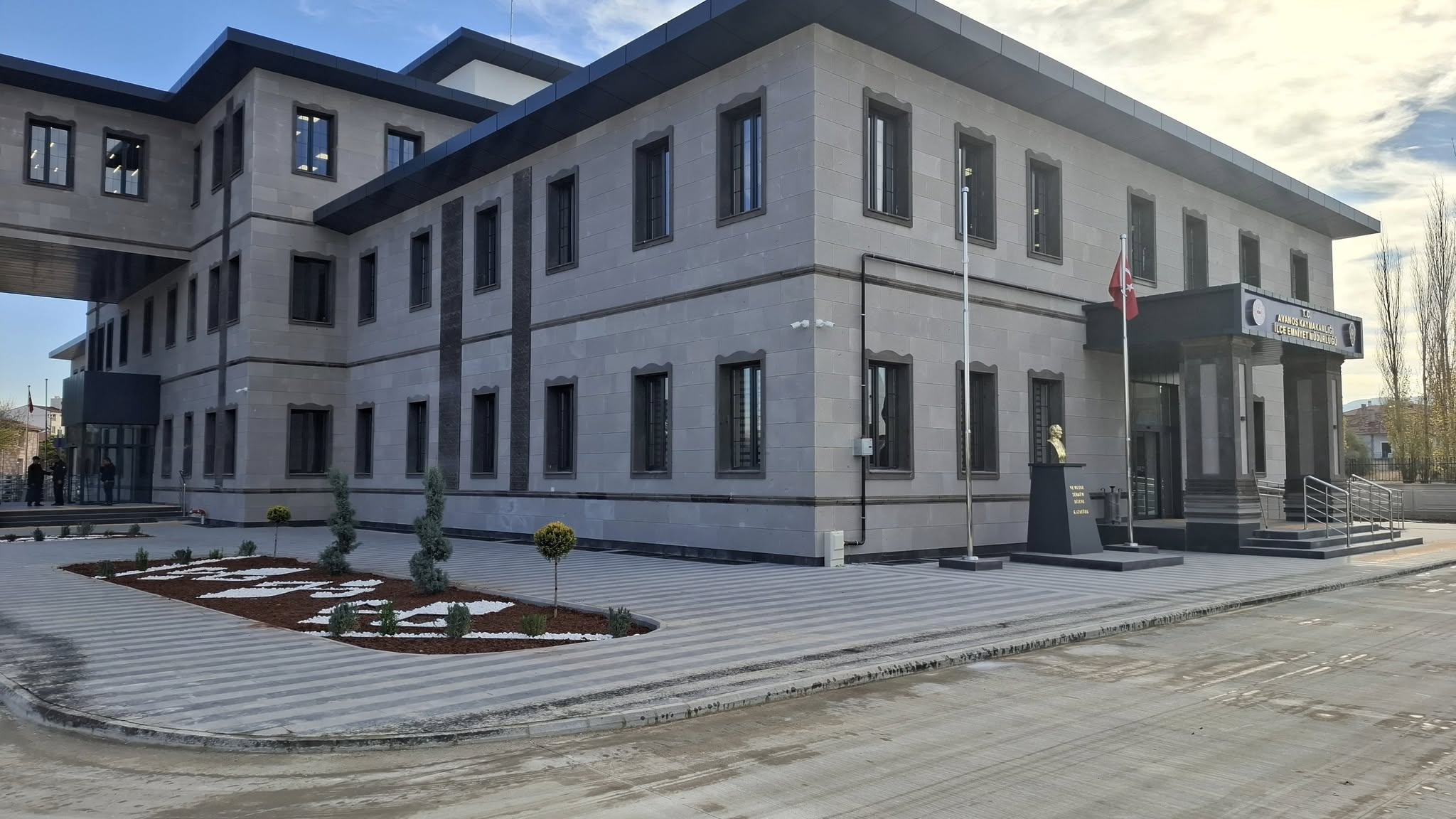 588451983 122172803714381145 5143283577774519155 N