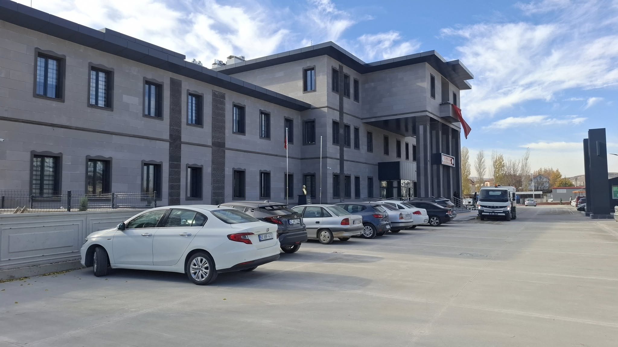 591939461 122172803798381145 1297363435807406576 N