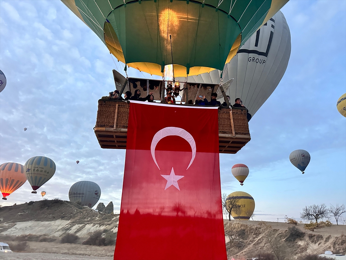 A A 20251110 39667056 39667054 K A P A D O K Y A D A B A L O N L A R T U R K B A Y R A K L A R I V E A T A T U R K P O S T E R L E R I Y L E U C T U