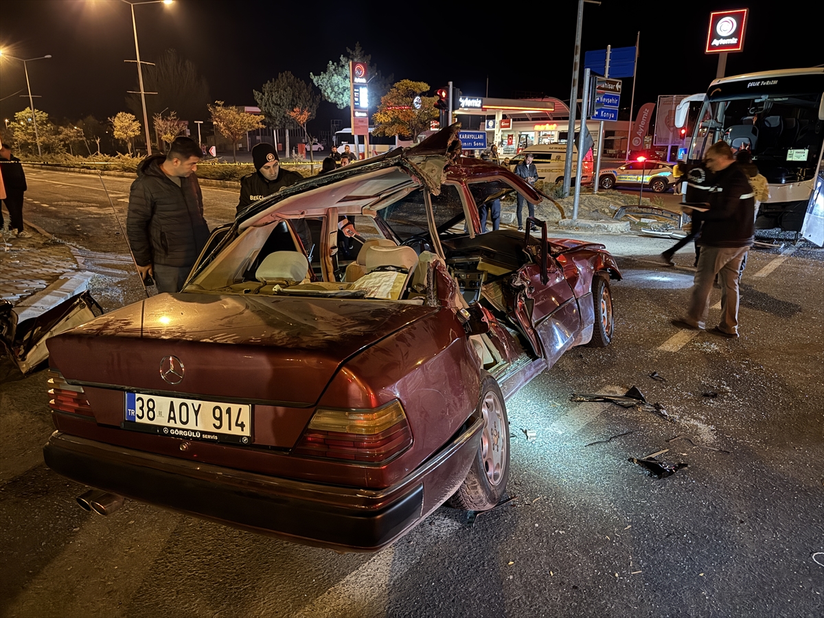 A A 20251121 39771866 39771861 N E V S E H I R D E T U R O T O B U S U I L E C A R P I S A N O T O M O B I L D E 2 K I S I O L D U 3 K I S I Y A R A L A N D I