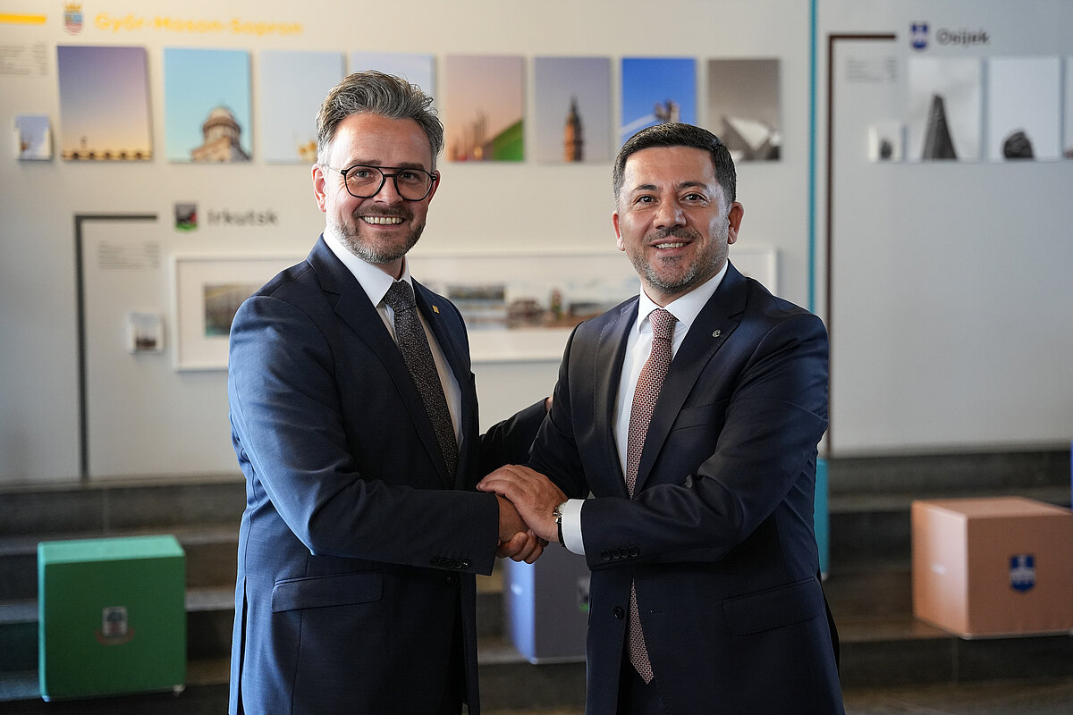 Csm 251111 Goldenes Buch Nevsehir Ari 111 5347C406A1