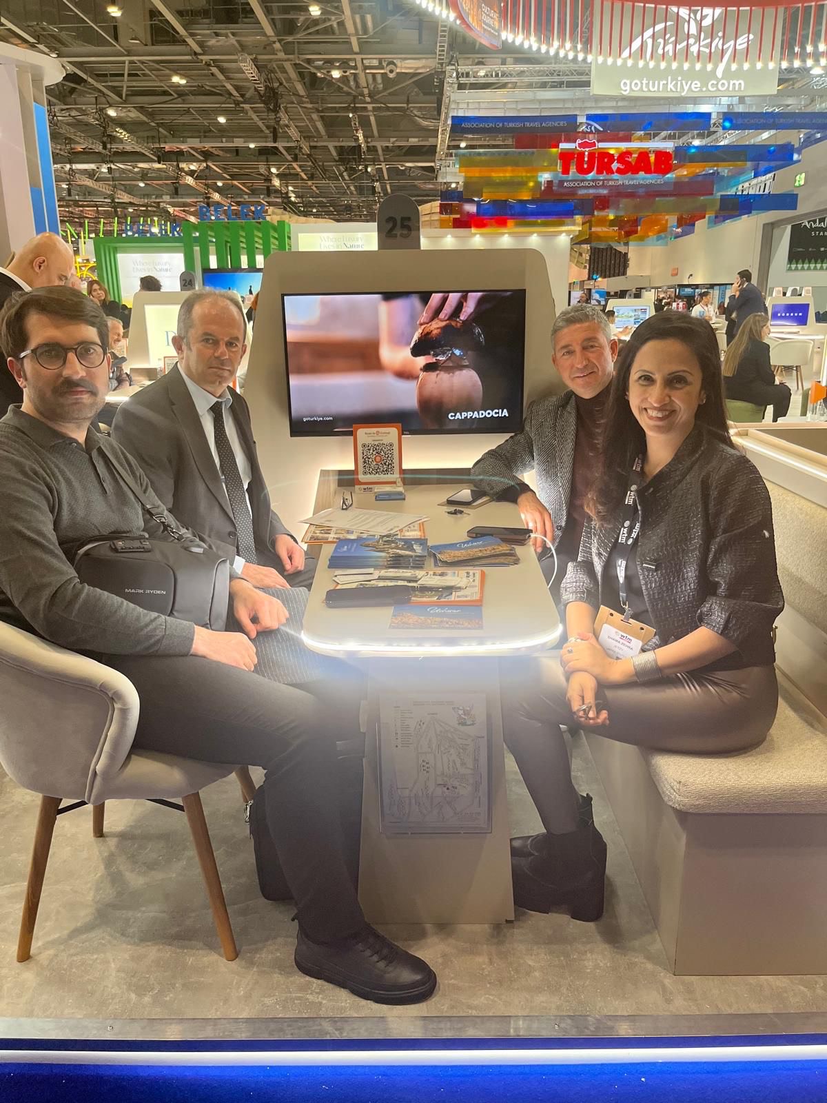 Ded9C233 B656 4C7C 8983 88B134428F63