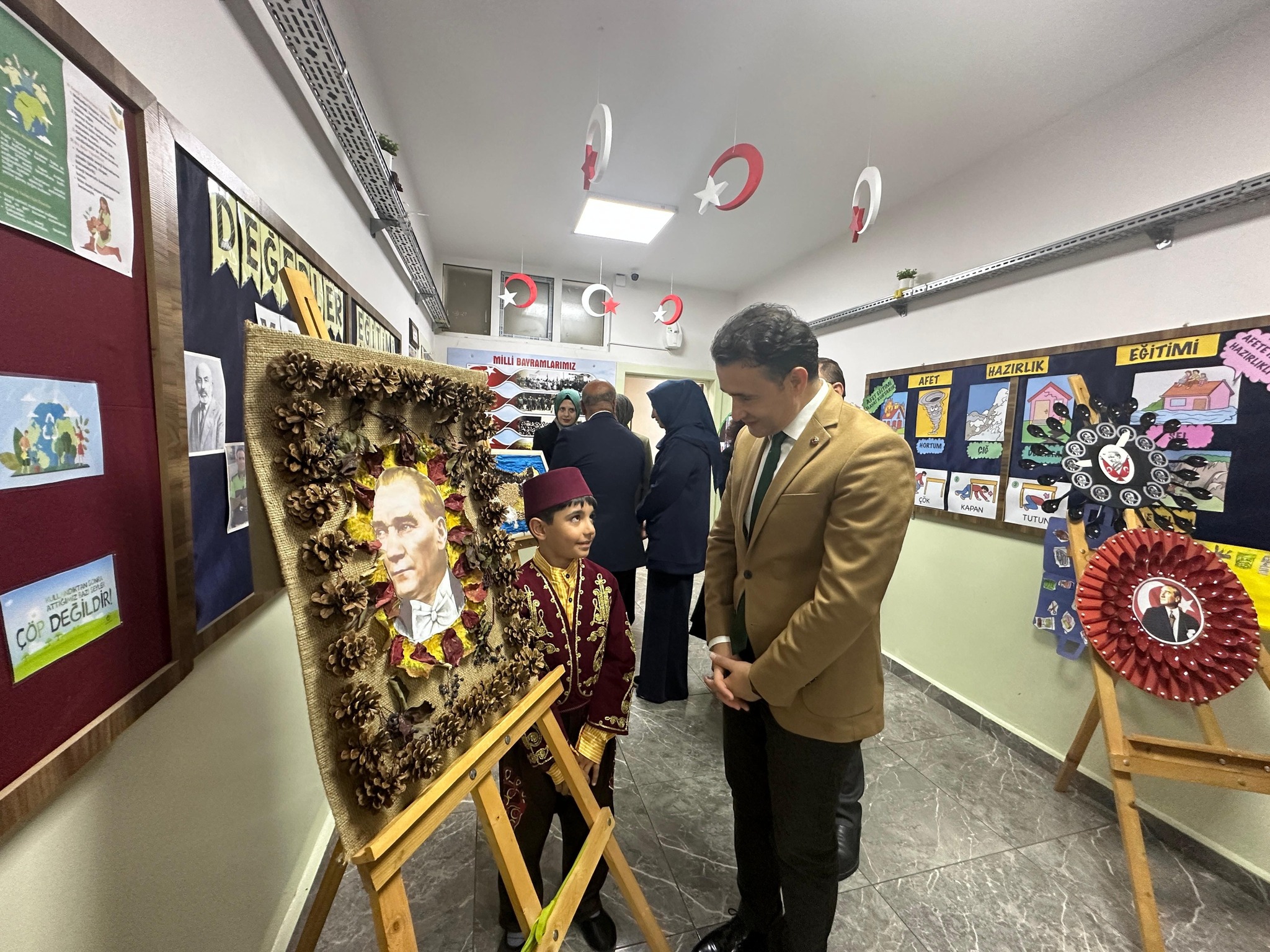 Minikler Atık Malzemeleri Sanata Dönüştürdü (1)