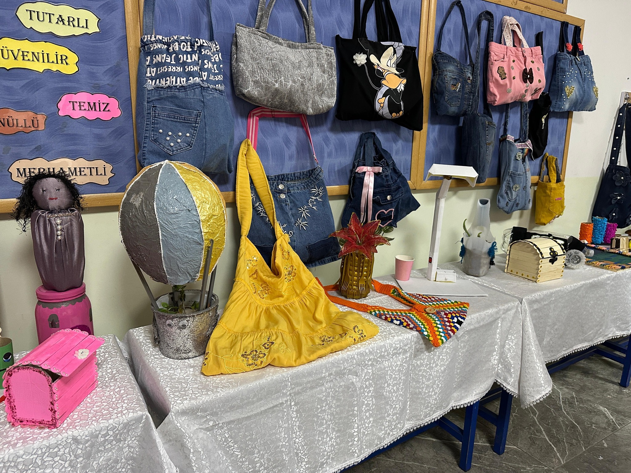 Minikler Atık Malzemeleri Sanata Dönüştürdü (4)