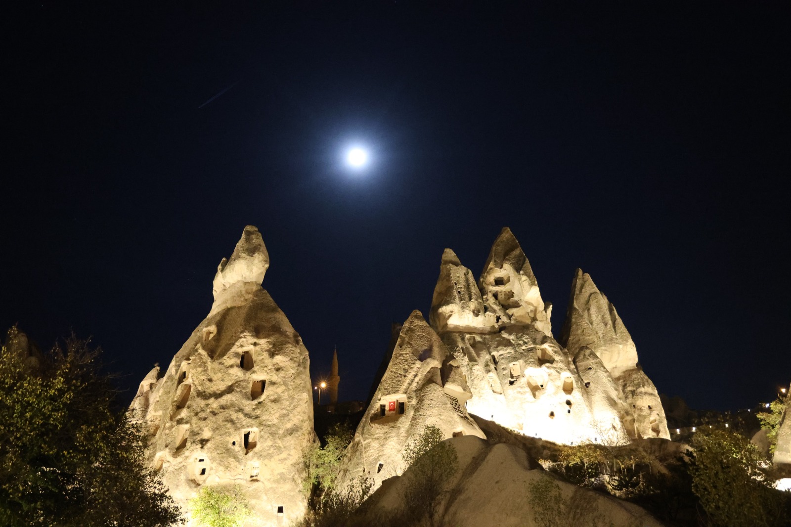 Whatsapp Image 2025 11 05 At 22.59.20 (1)