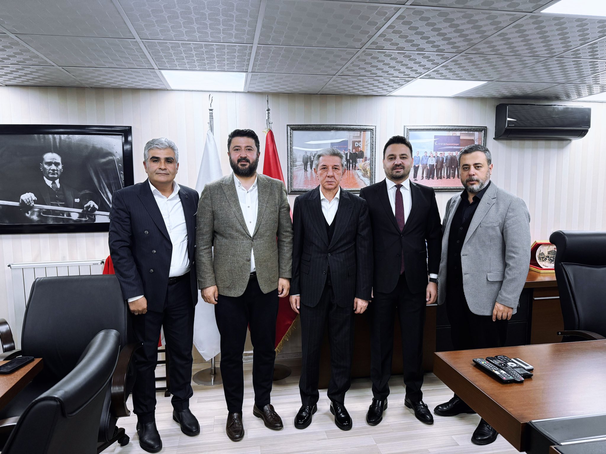 593584776 1567434084272567 1657574923005315639 N