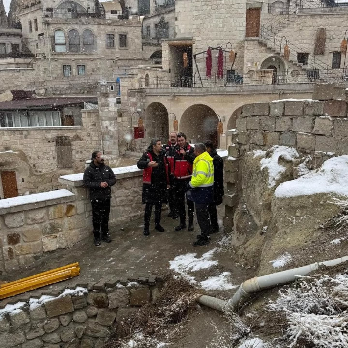 601843272 18072233999593871 4706581102951472016 N