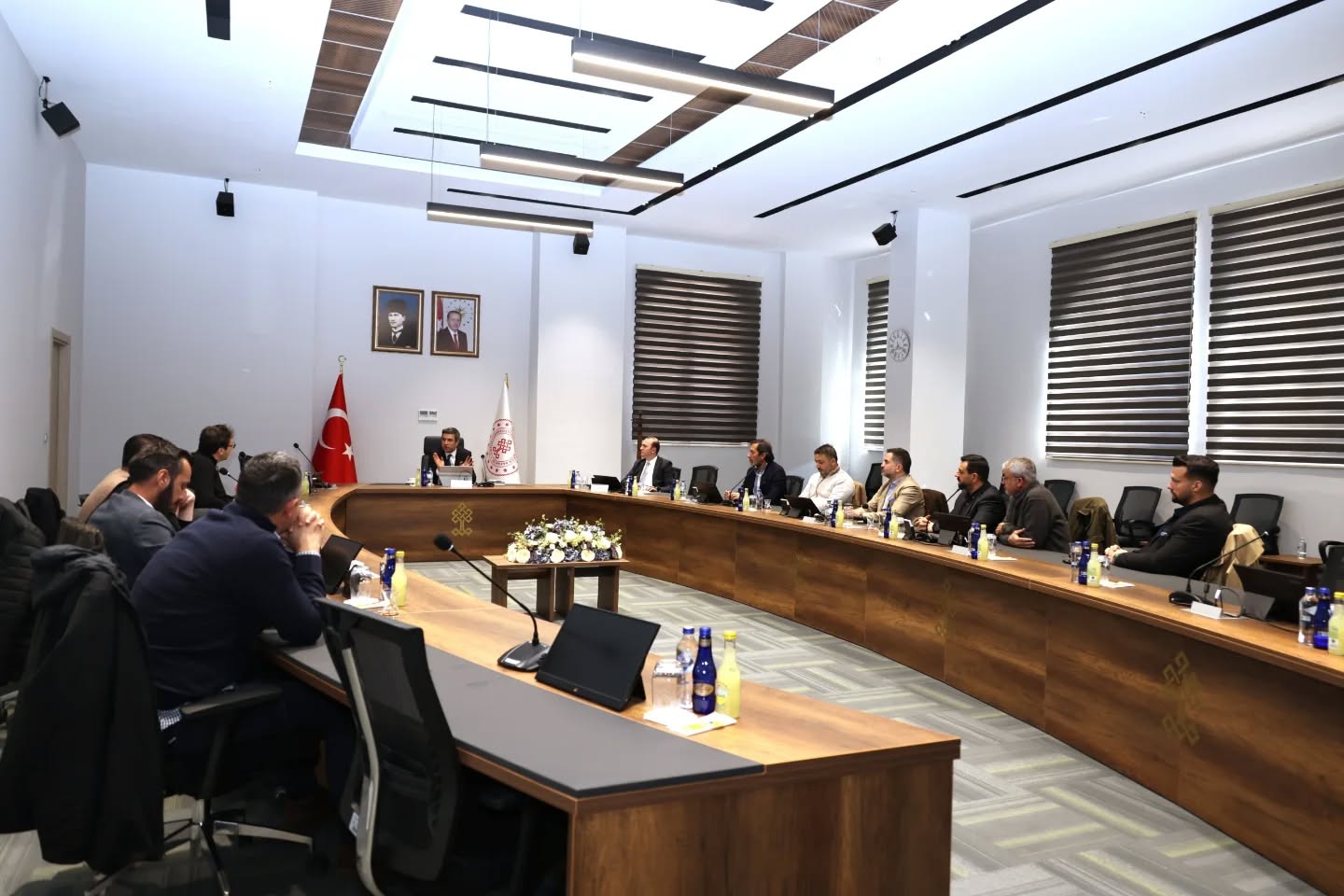 602170151 18072393893593871 4090237192777933869 N