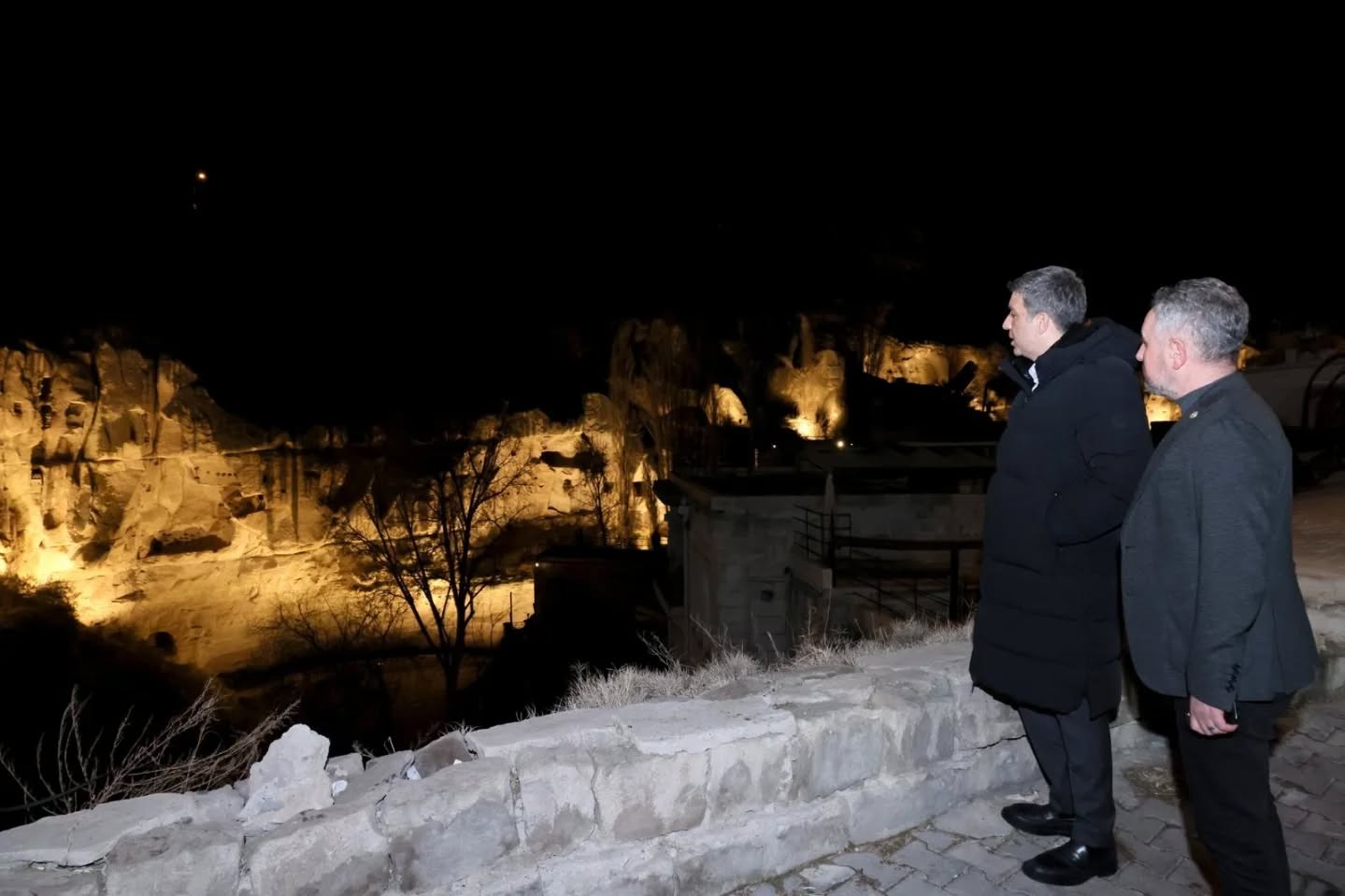 604921811 18072961352593871 8055000349818251314 N