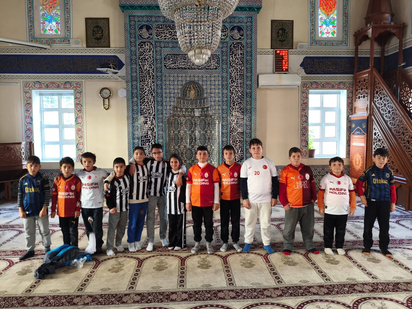 605428351 869471235942429 8435226108513307506 N