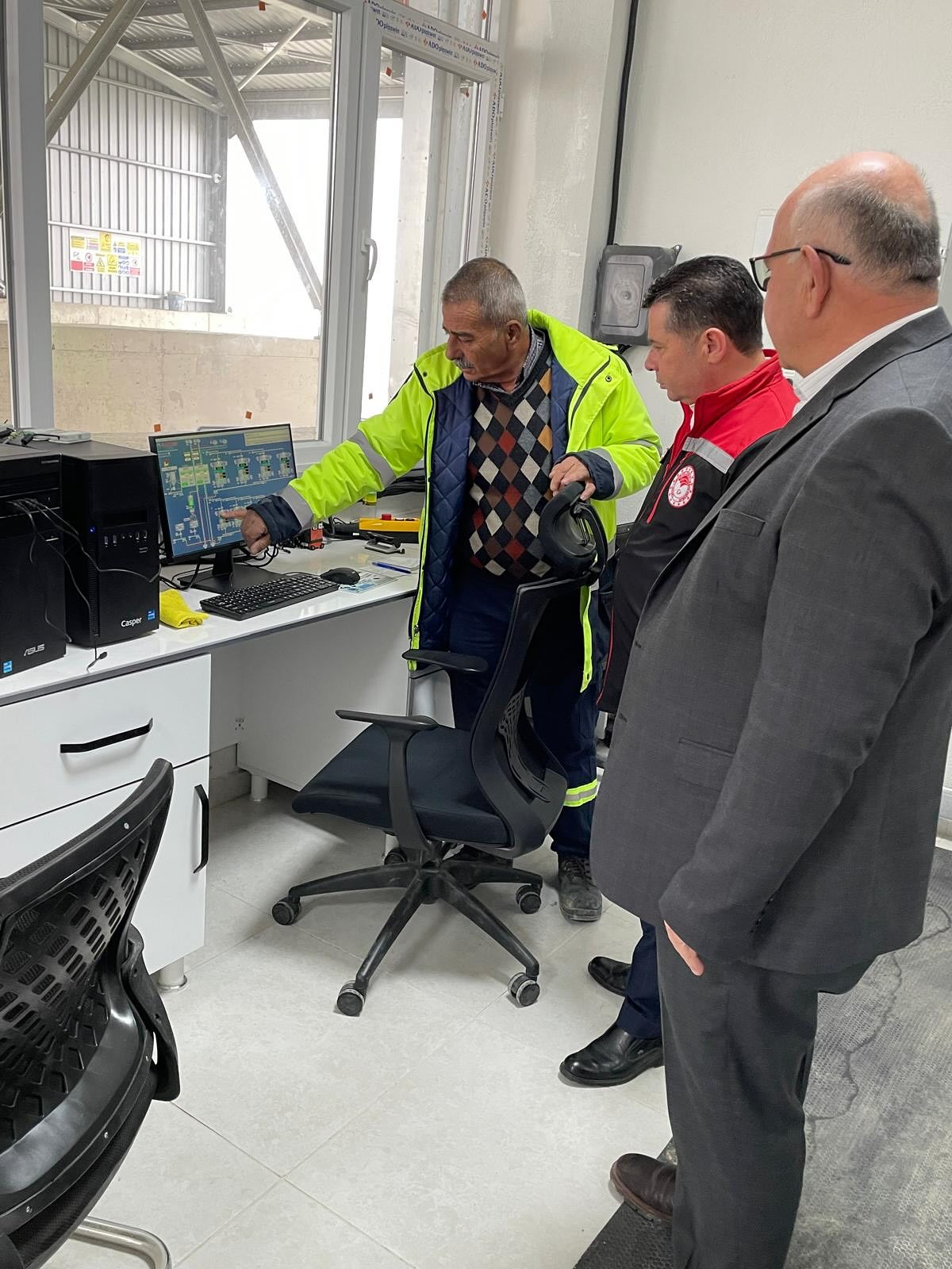 607543904 18176043907371746 8193227224075974554 N