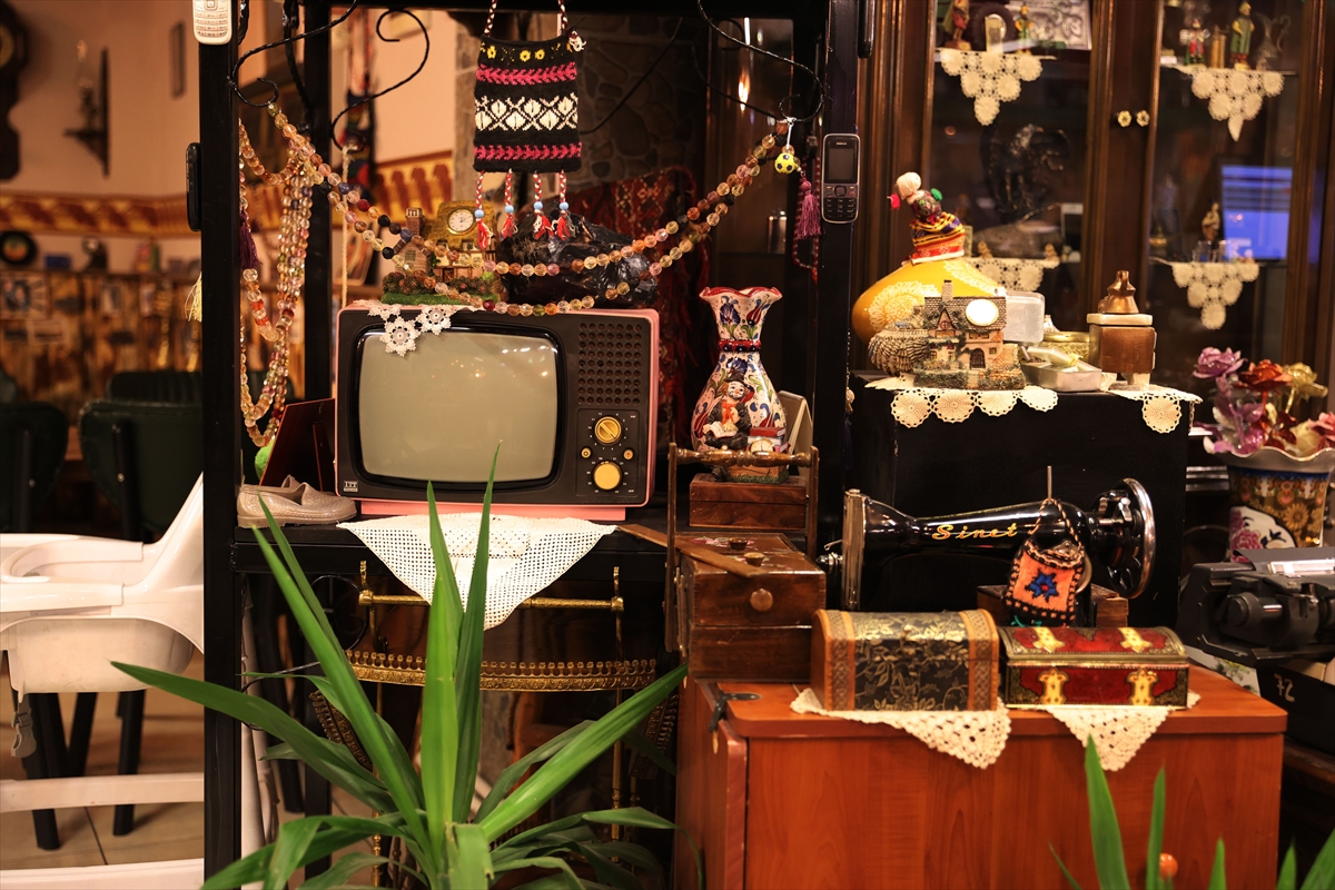 A A 20251214 39976536 39976529 D E D E S I N I N 85 Y I L L I K S E F E R T A S I Y L A B A S L A D I G I A N T I K A K O L E K S I Y O N U N U R E S T O R A N I N D A S E R G I L I Y O R