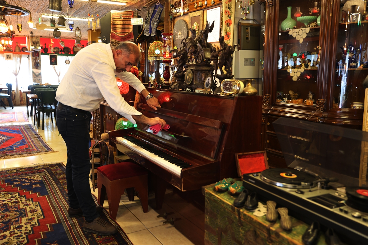 A A 20251214 39976536 39976532 D E D E S I N I N 85 Y I L L I K S E F E R T A S I Y L A B A S L A D I G I A N T I K A K O L E K S I Y O N U N U R E S T O R A N I N D A S E R G I L I Y O R