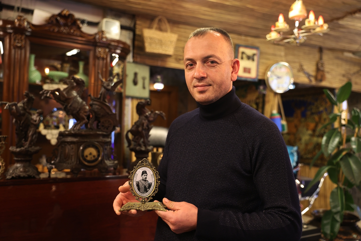 A A 20251214 39976536 39976533 D E D E S I N I N 85 Y I L L I K S E F E R T A S I Y L A B A S L A D I G I A N T I K A K O L E K S I Y O N U N U R E S T O R A N I N D A S E R G I L I Y O R