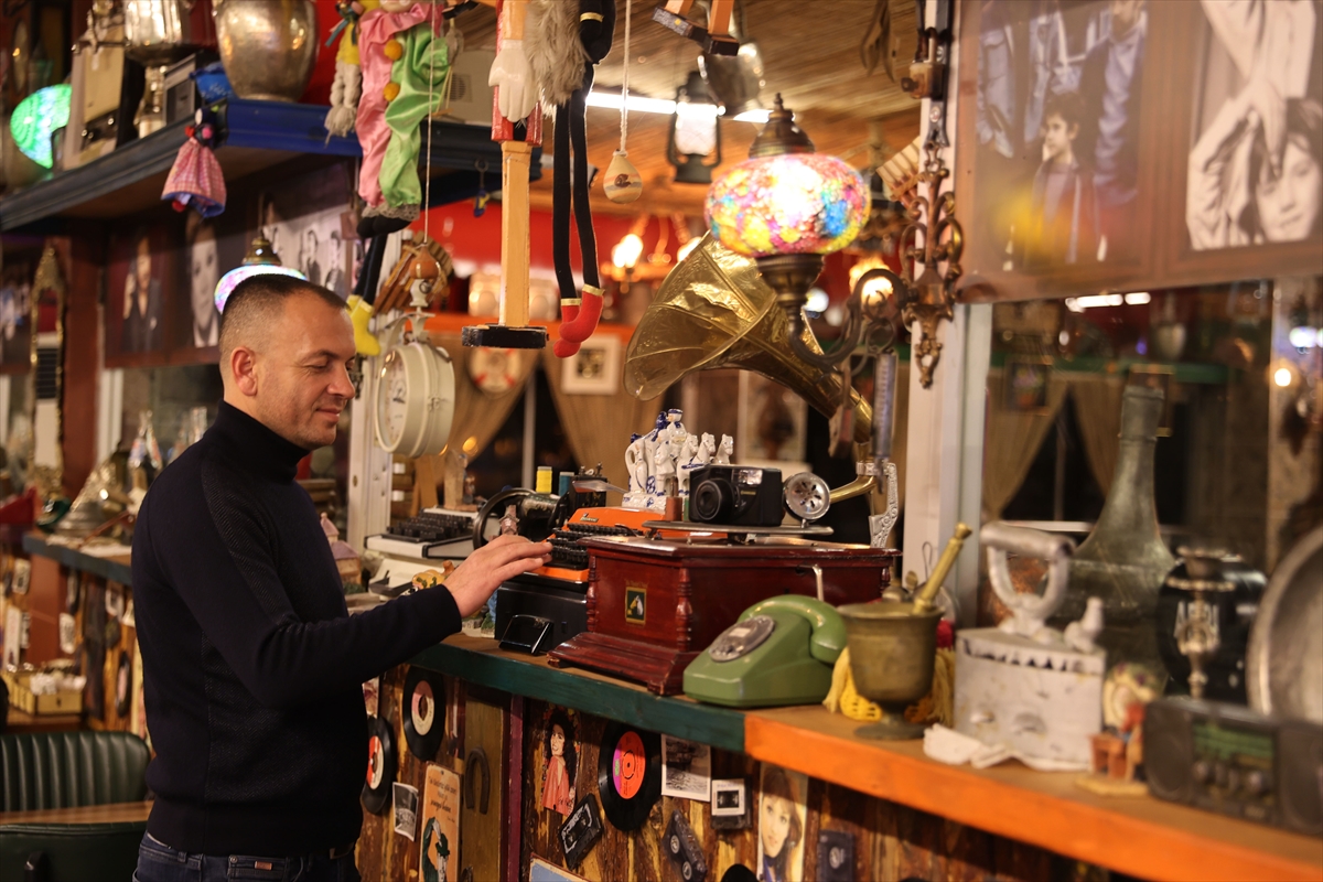 A A 20251214 39976536 39976534 D E D E S I N I N 85 Y I L L I K S E F E R T A S I Y L A B A S L A D I G I A N T I K A K O L E K S I Y O N U N U R E S T O R A N I N D A S E R G I L I Y O R