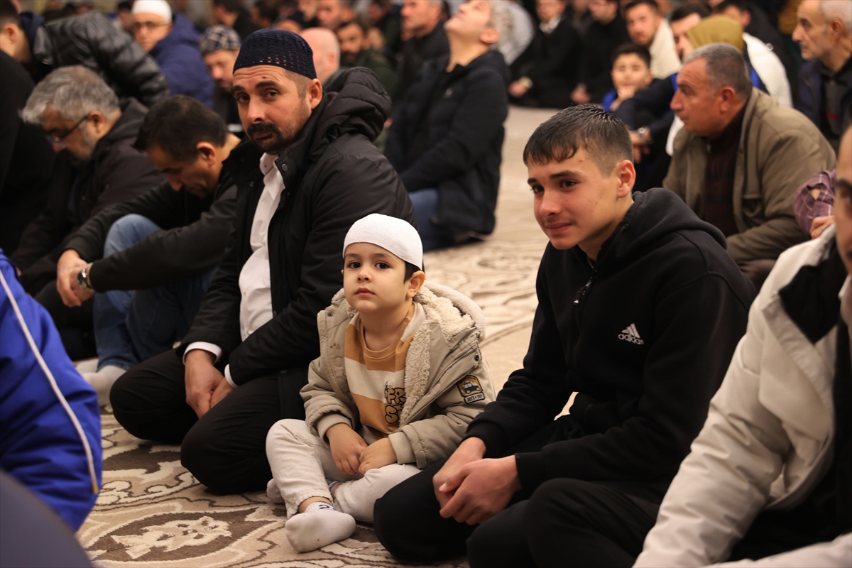 A A 20251225 40077686 40077684 I C A N A D O L U D A R E G A I P K A N D I L I D U A L A R L A I D R A K E D I L D I