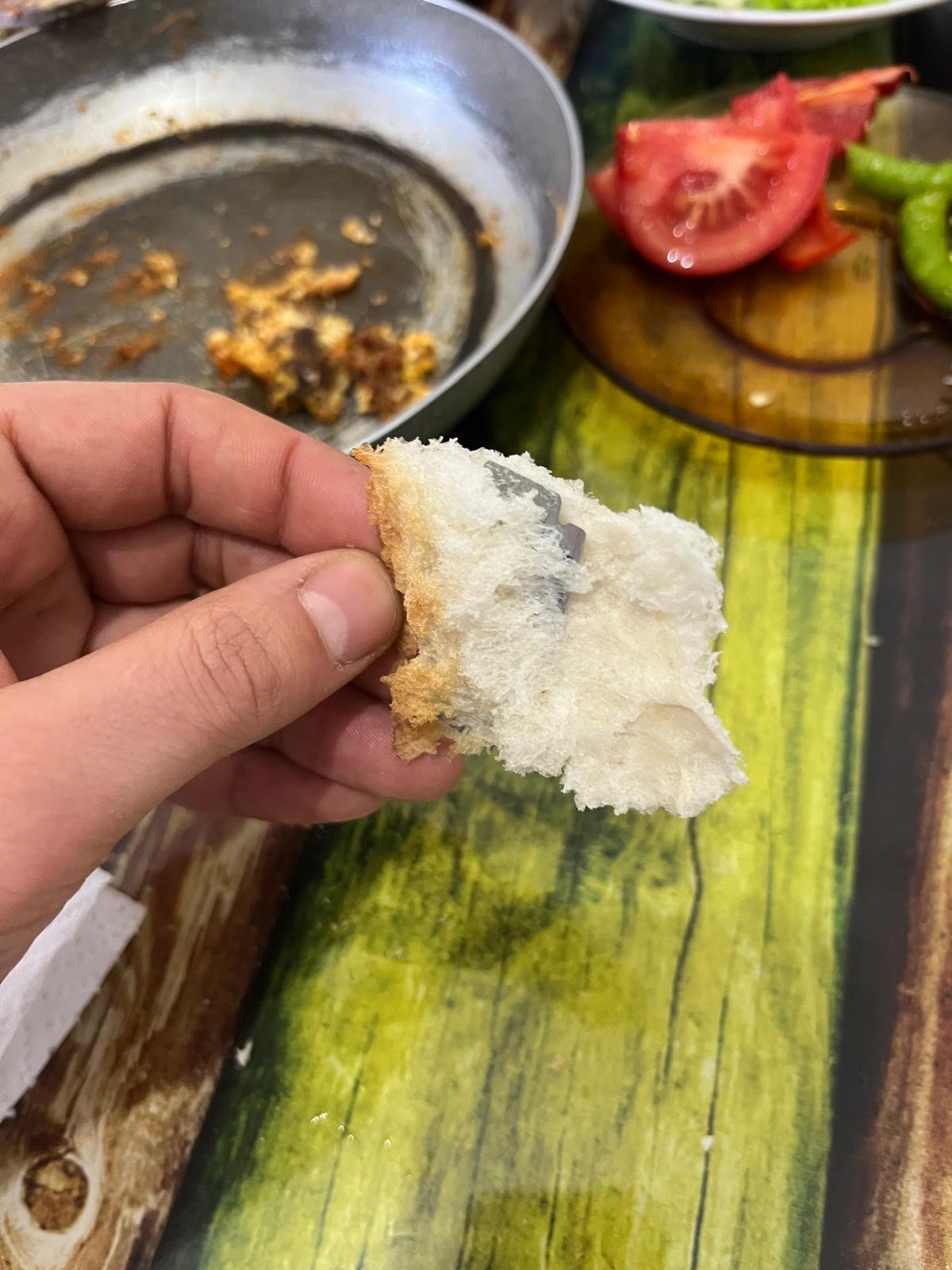 Nevşehir’de Ekmekten Jilet Çıktı (2)