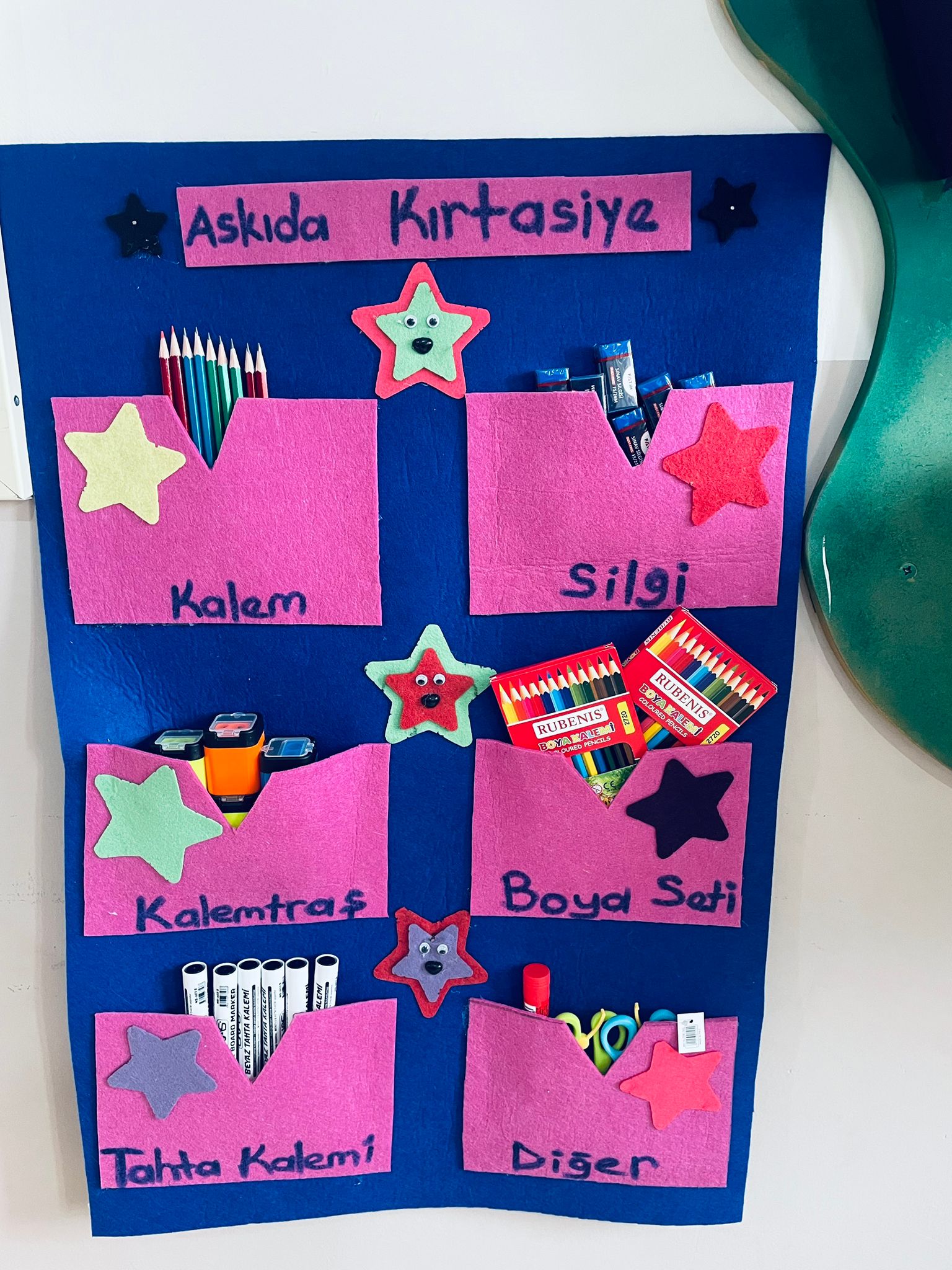 Uçhisar’da Sosyal Sorumluluk Örneği Askıda Kırtasiye (3)