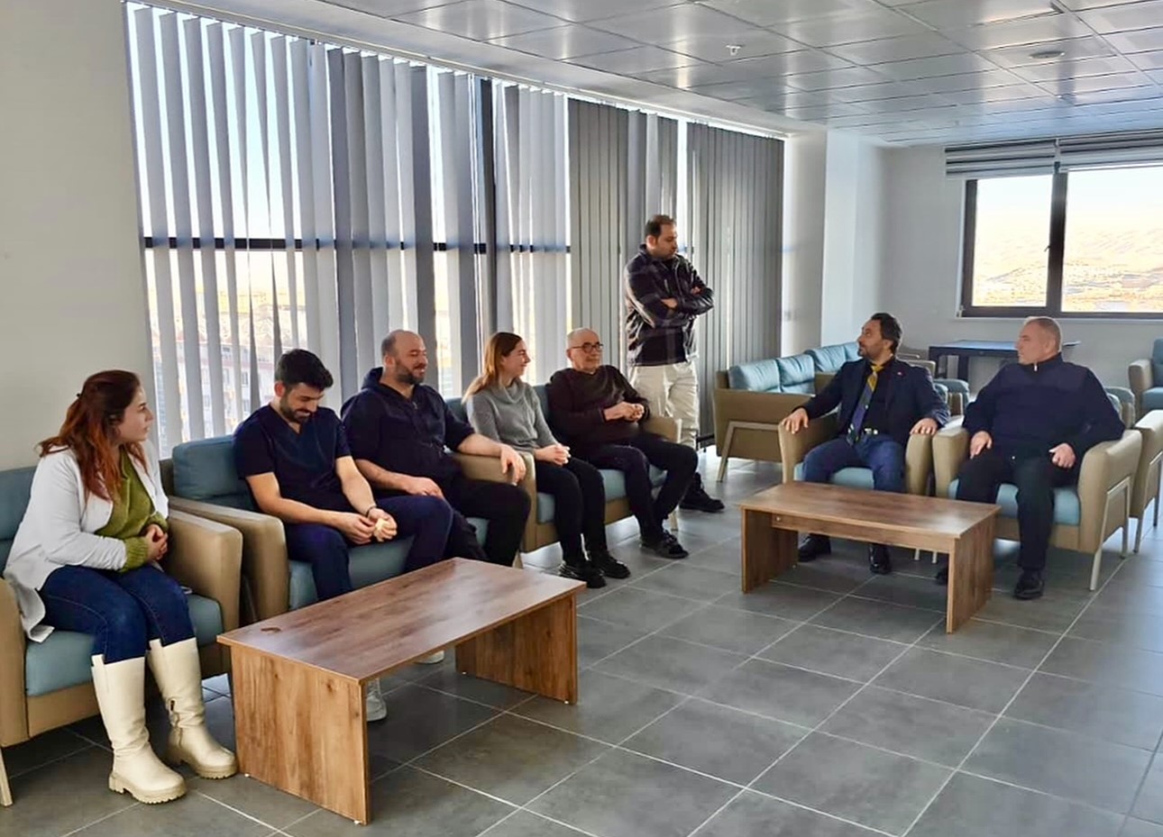 609933036 18030437198779900 7676577883564253842 N