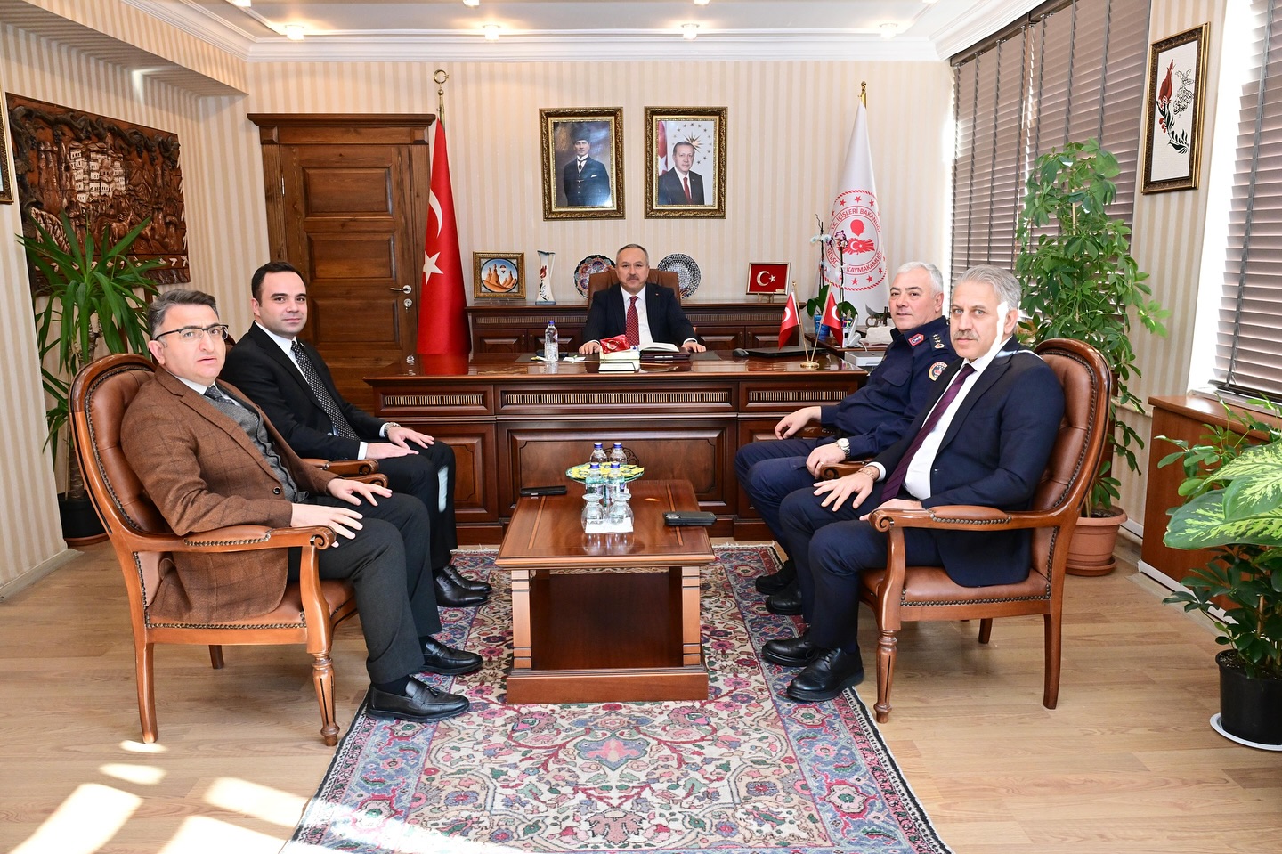 610828285 18080950700186019 9011985987442566132 N