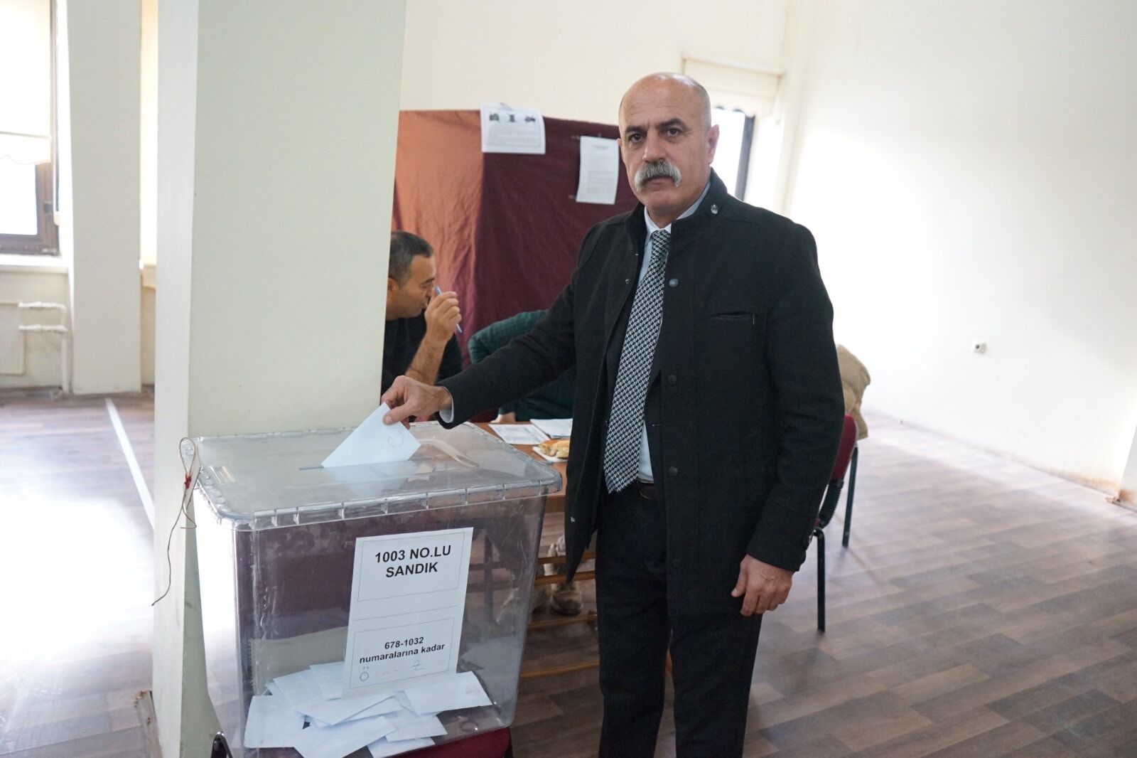 612599609 1297323242436129 2490209654966002963 N