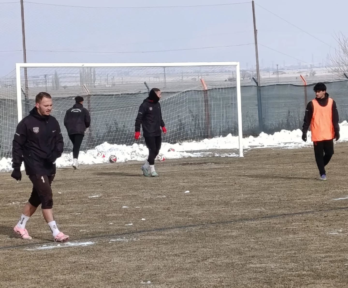 619193281 18002508782839886 5002671024342258209 N