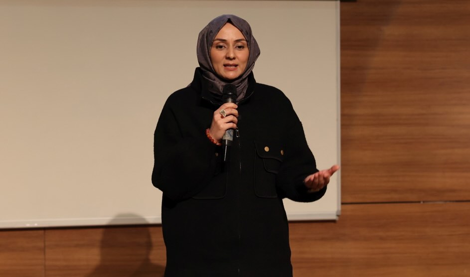 632303230 18362838742166791 6403781389631954101 N