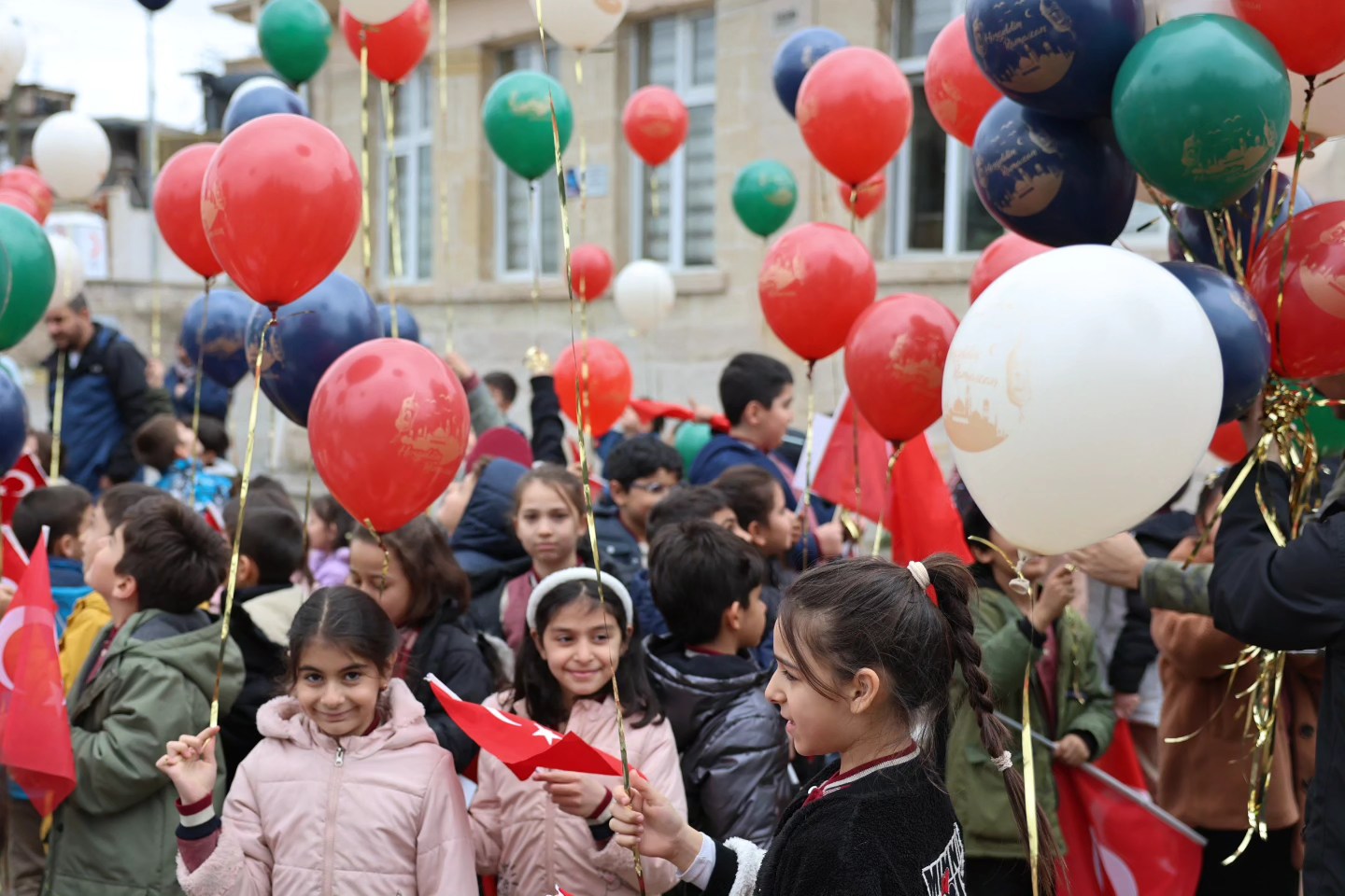 634896296 122208188384289636 5408119087296179740 N