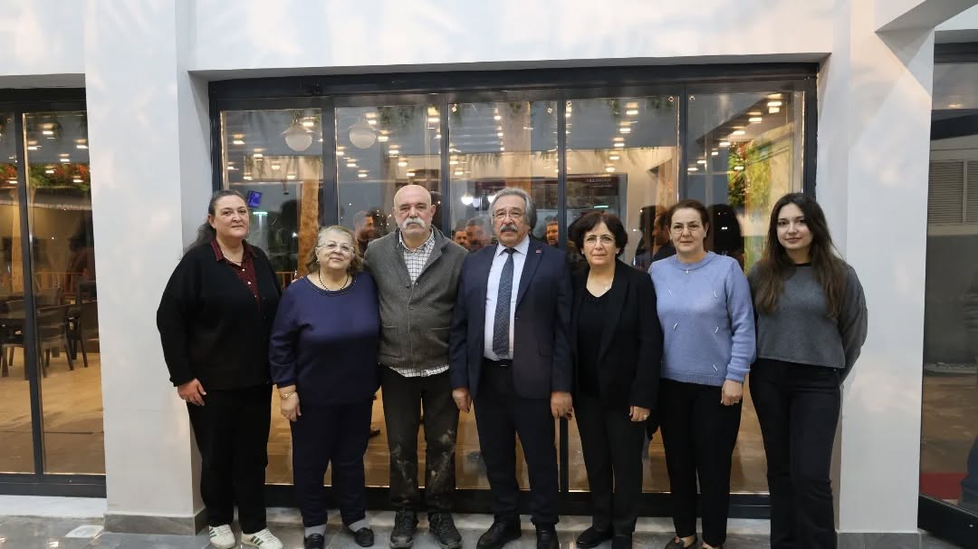 638288342 18192974320360042 3151584994755061040 N