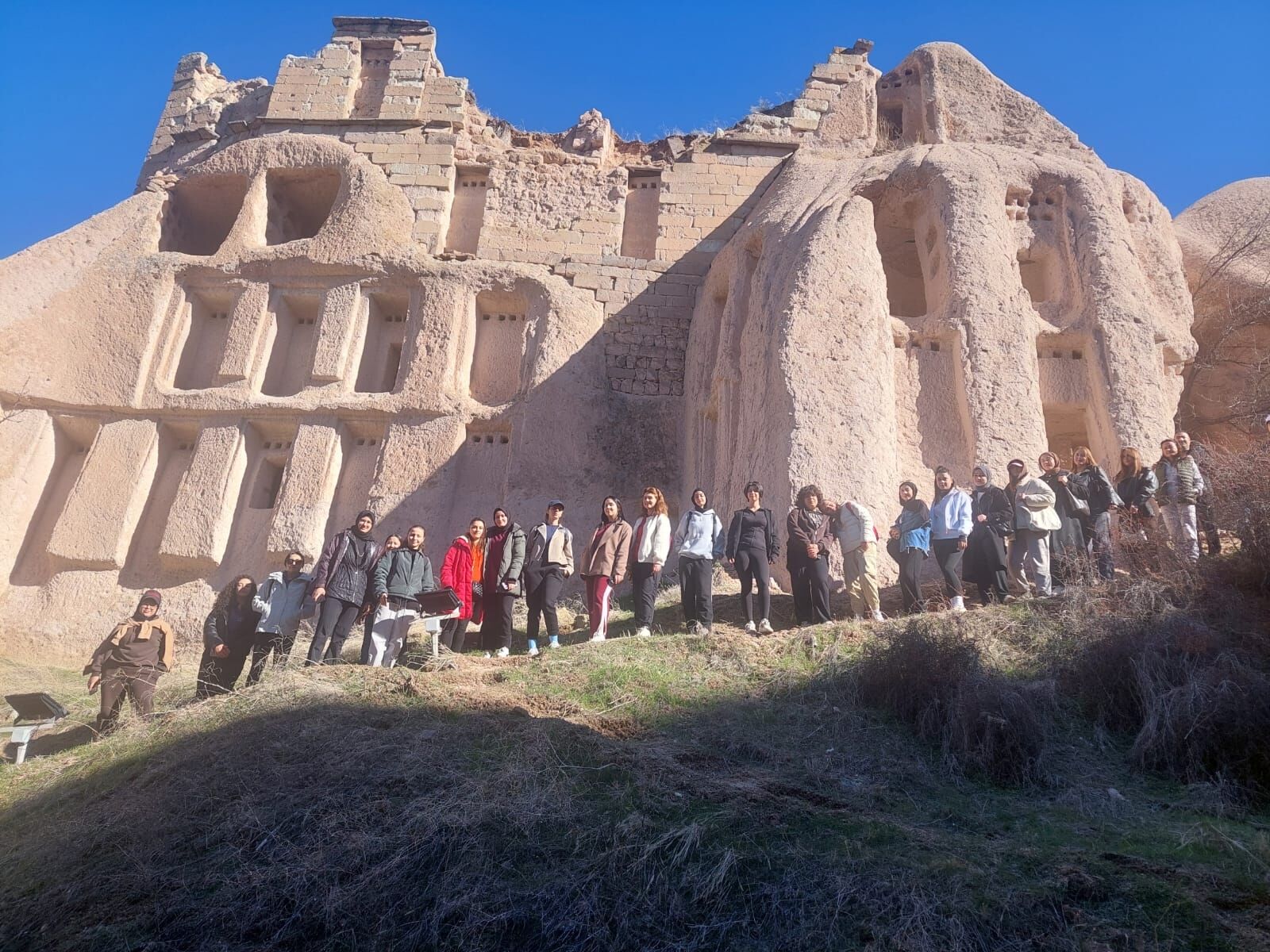 Nevü’lü Doğaseverler Kapadokya’nın Eşsiz Jeolojisini Keşfetti (1)