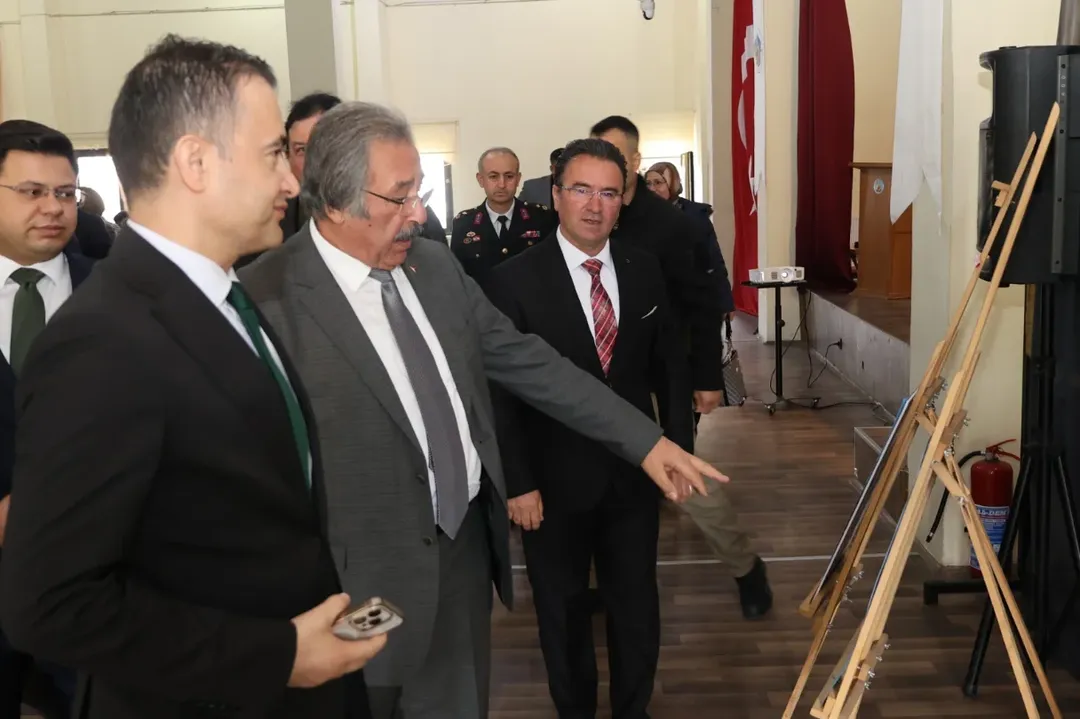 62.Kütüphane Haftasi Kutlandikütüphane Haftası Dolayısıyla, Belediyemiz Toplantı Salonunda Ava (2)