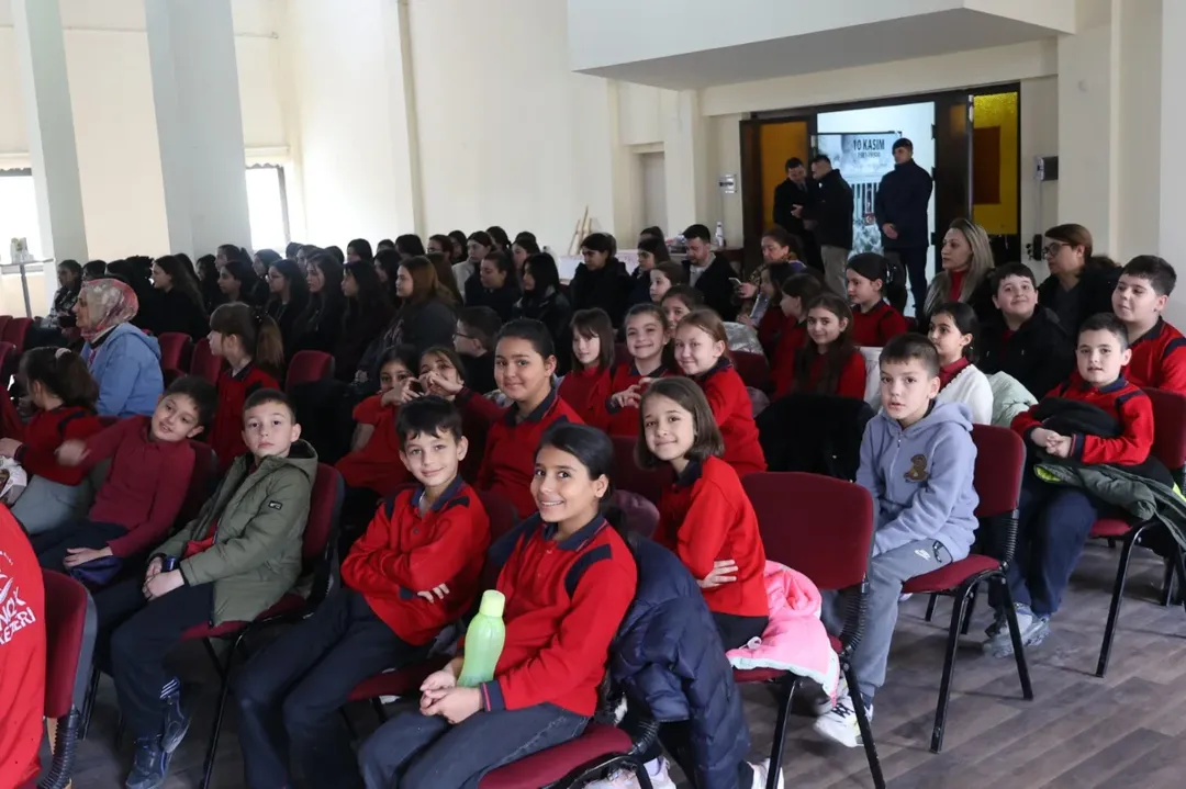 62.Kütüphane Haftasi Kutlandikütüphane Haftası Dolayısıyla, Belediyemiz Toplantı Salonunda Ava (4)