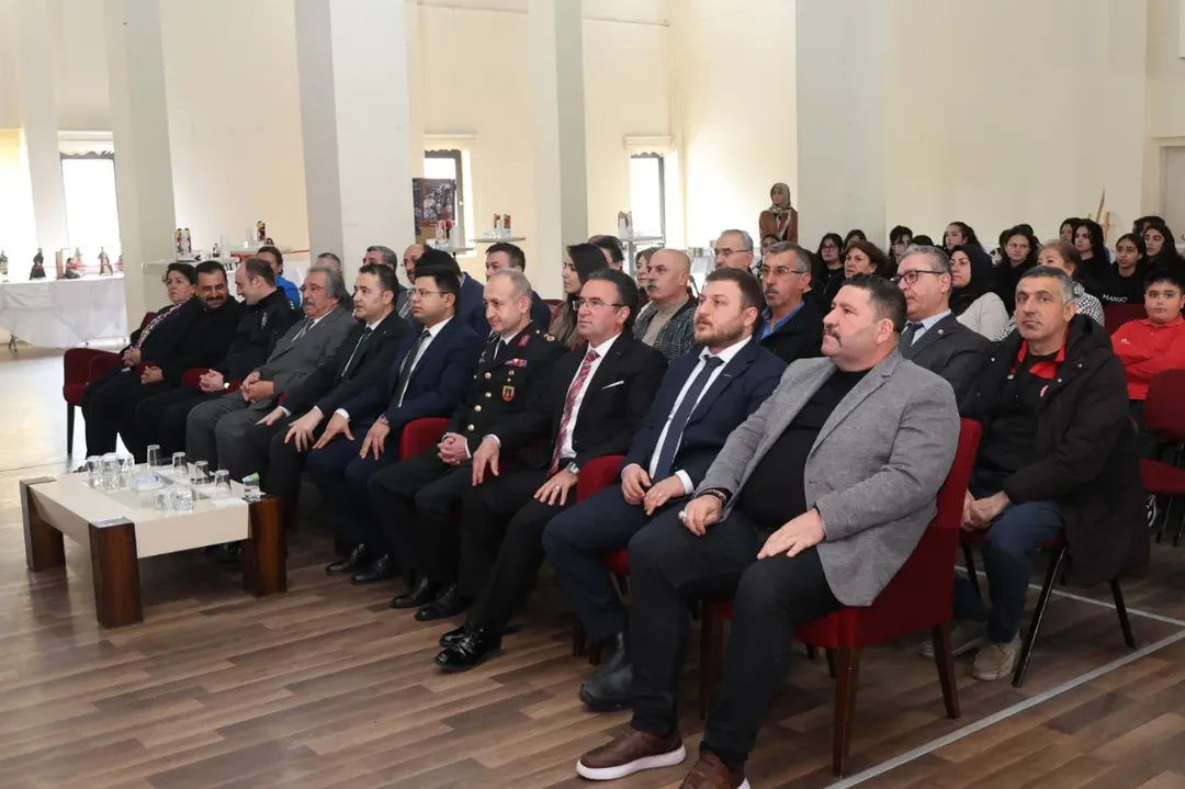 62.Kütüphane Haftasi Kutlandikütüphane Haftası Dolayısıyla, Belediyemiz Toplantı Salonunda Ava (5)