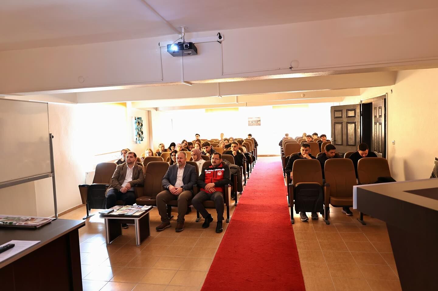 641064718 18182330773371746 4822611206432826207 N