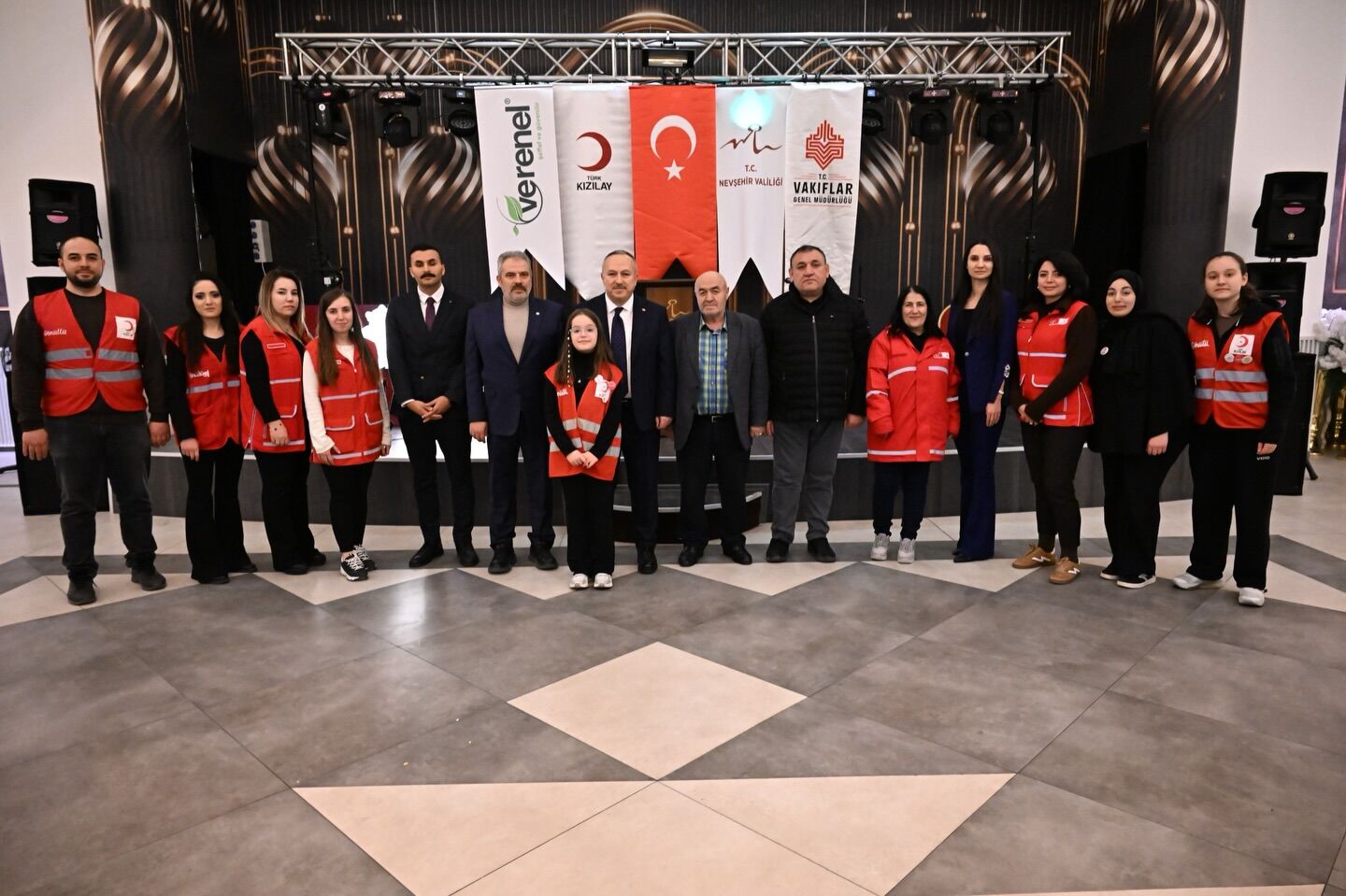 645928417 18086425985186019 1159584446336604821 N