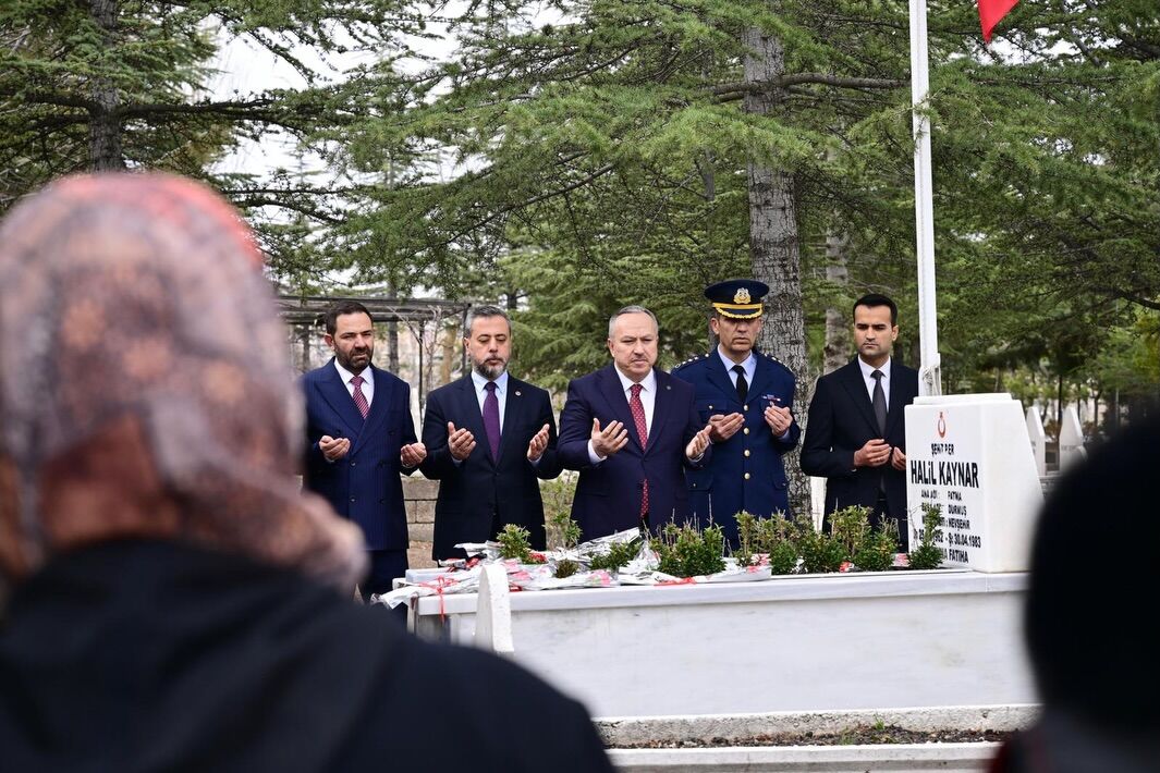 654523411 18087853472186019 2426967840105986184 N