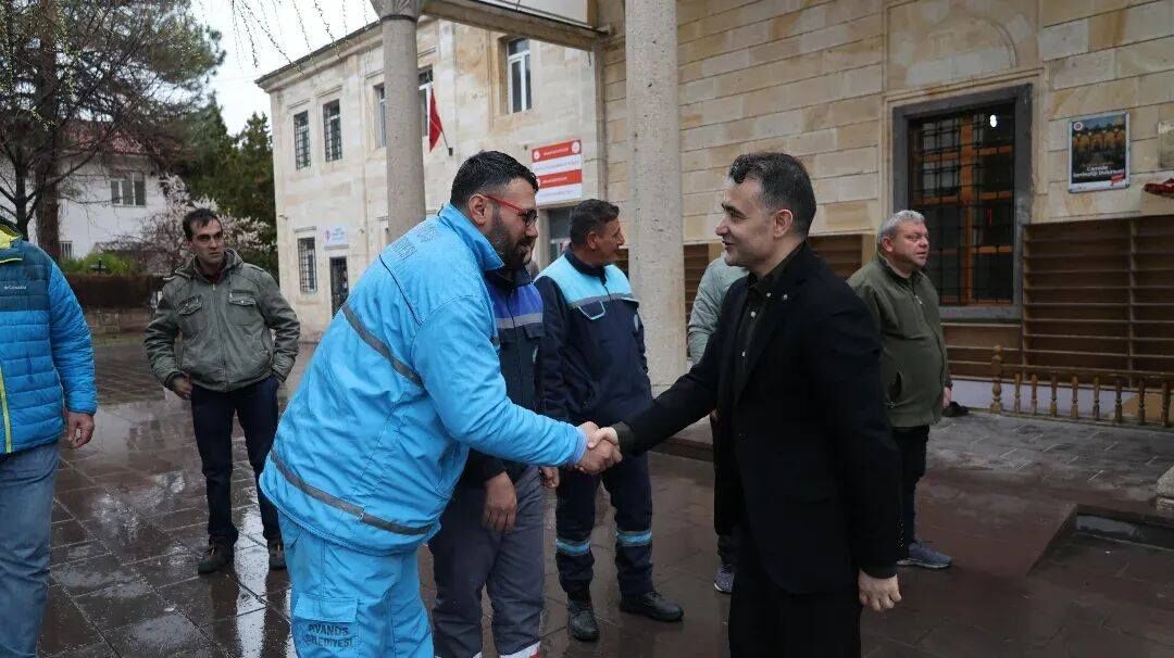 654835437 122181814478381145 8703365854609604931 N