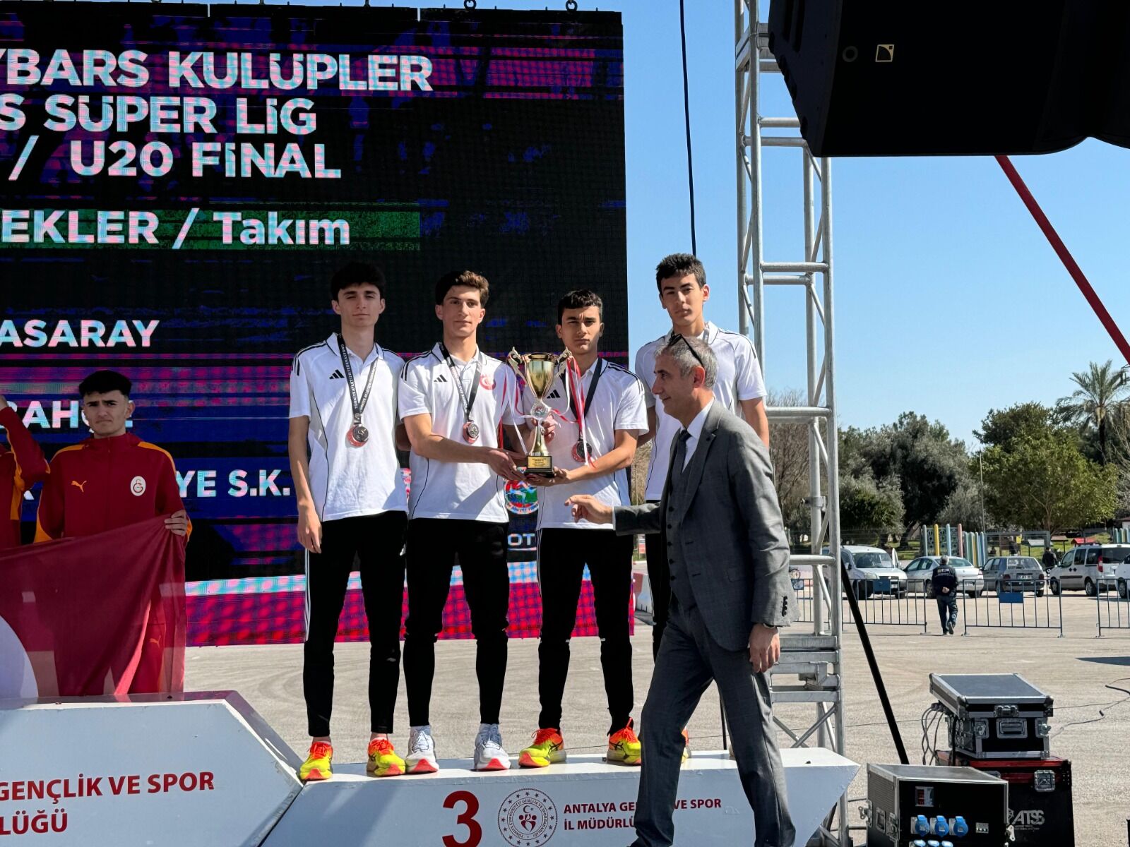 Nev Bel Atleti̇zm 002-2