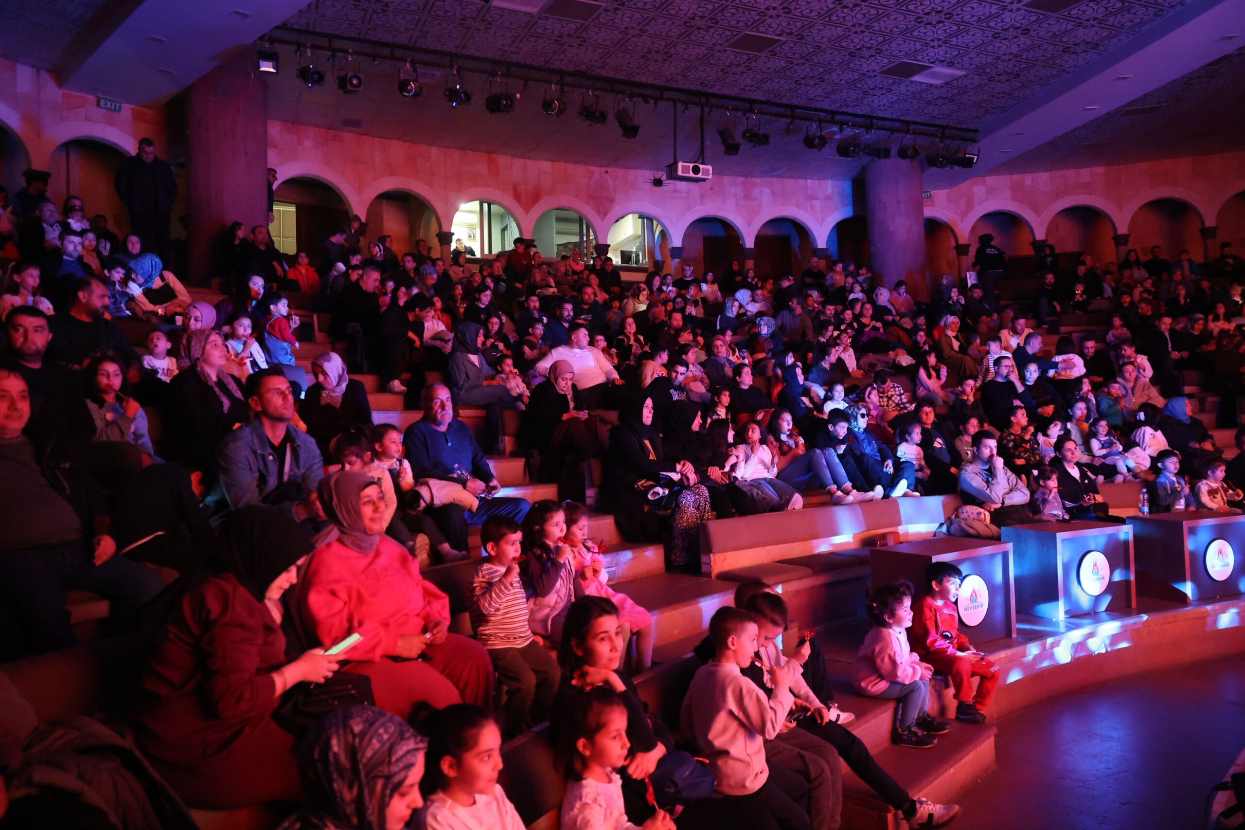 Nev Bel Gösteri̇ 008