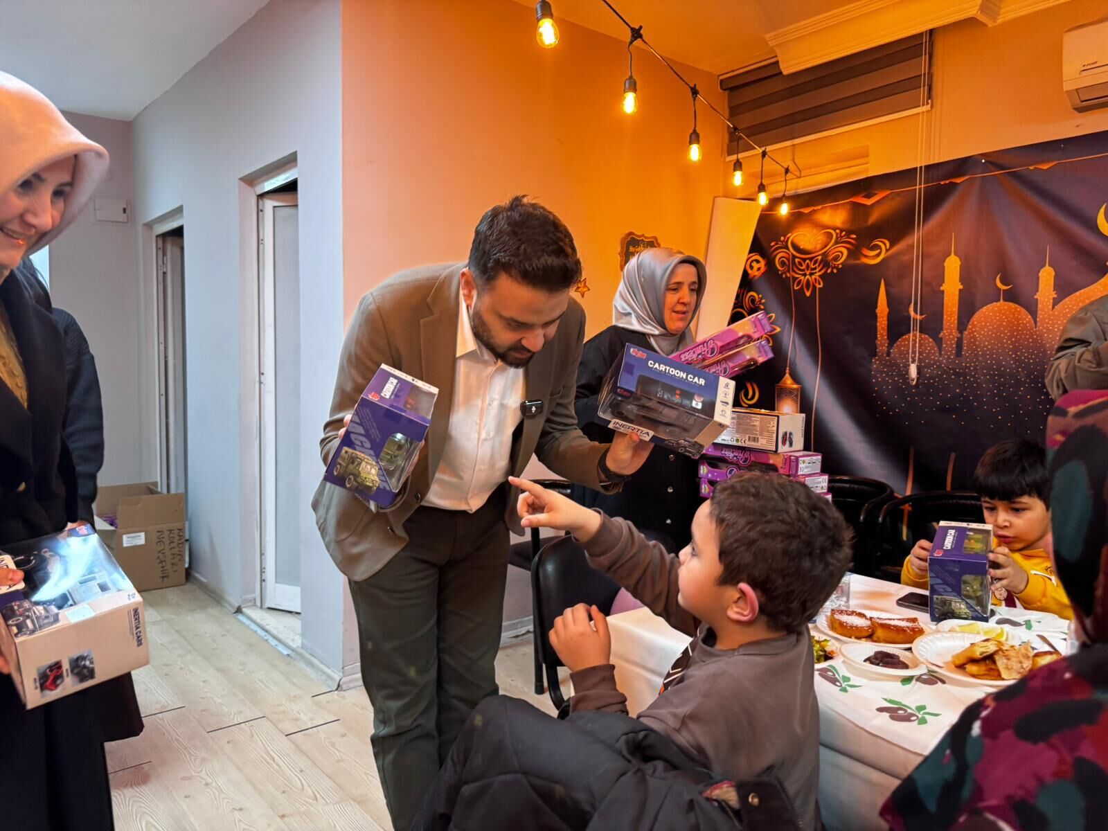 Nevşehir Ak Parti'den Dünya Yetimler Günü’ne Özel Iftar (4)