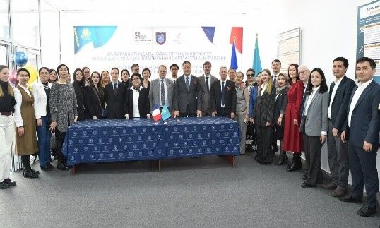 Kazak Milli Üniversitesi’nde açılan Fransız Merkezi faaliyetlerini başarıyla sürdürüyor