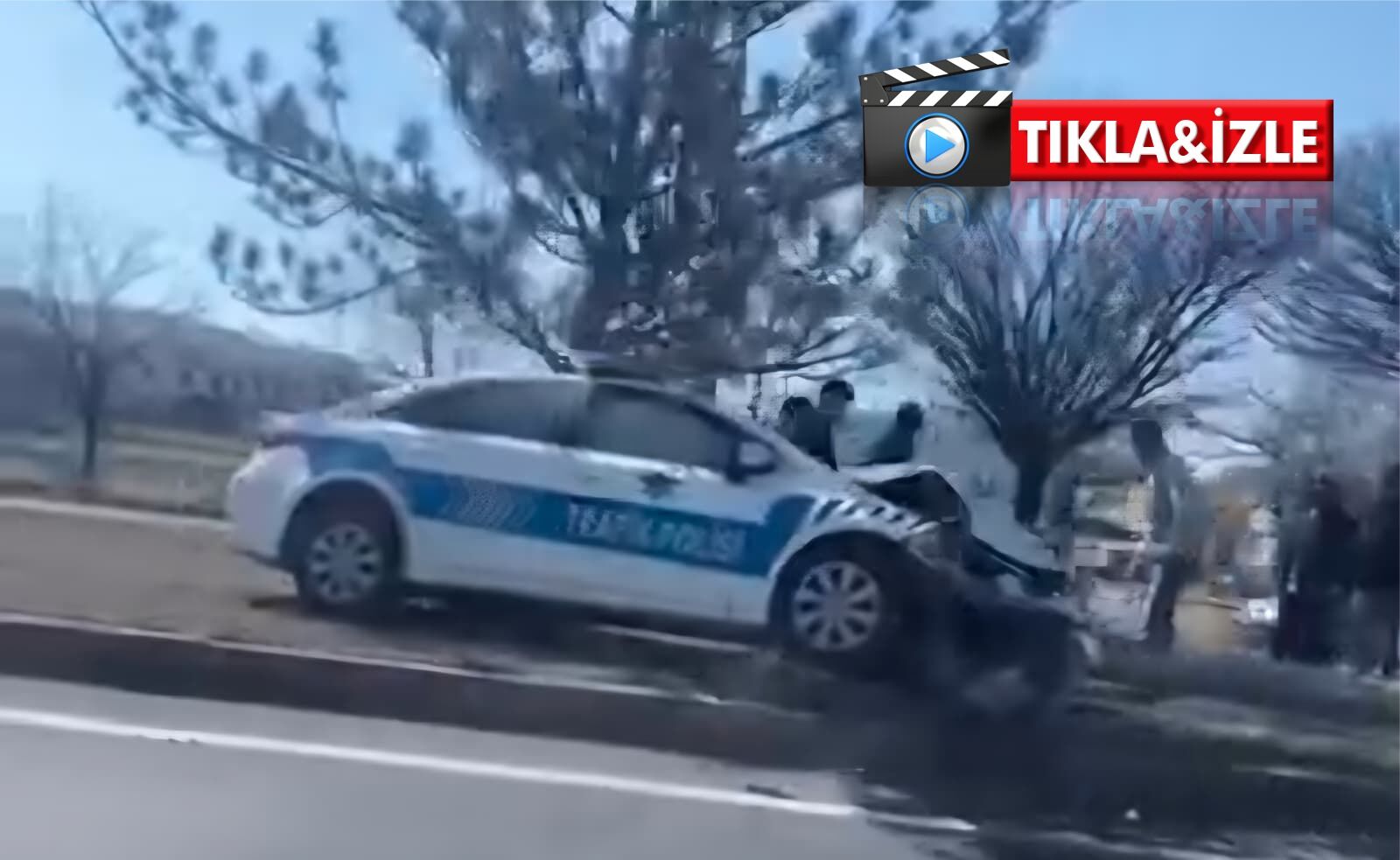 Avanos’ta polis aracı elektrik direğine çarptı