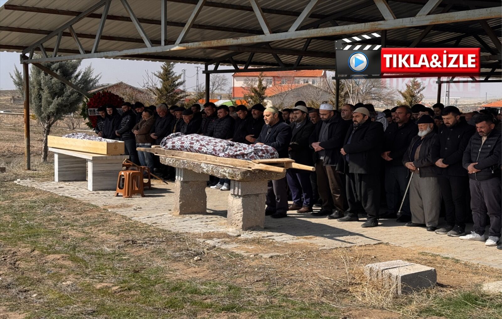 Feci kazada ölen kuzenler yan yana toprağa verildi