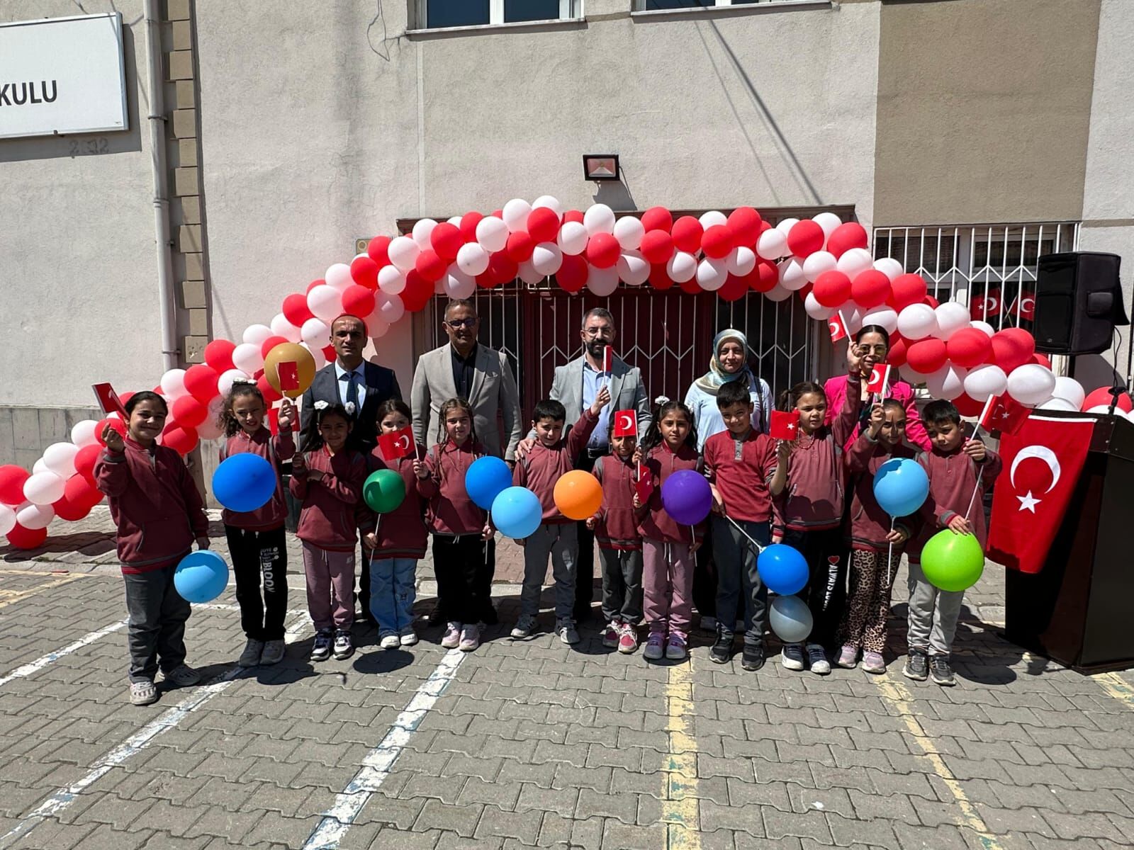 Karapınar’da bahar şenliği öğrencilere moral oldu, renkli görüntüler yaşandı