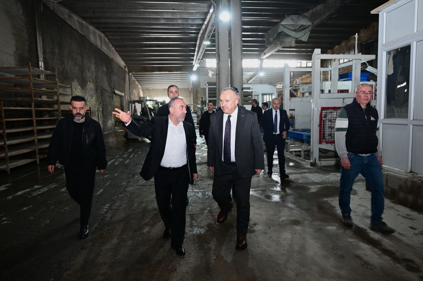 658327210 18089767376186019 375093653950183137 N