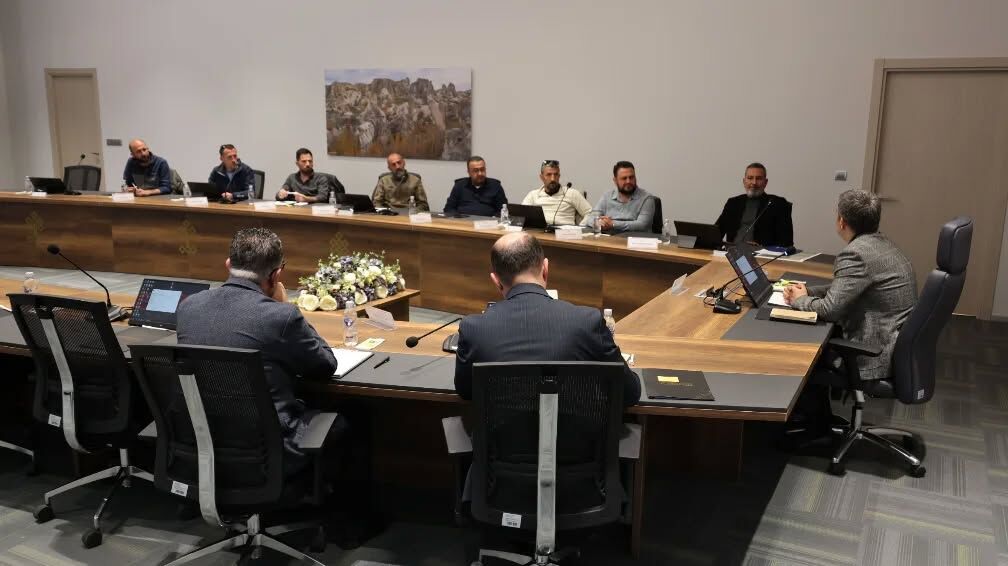 668906093 18085276205593871 3636376858378454808 N