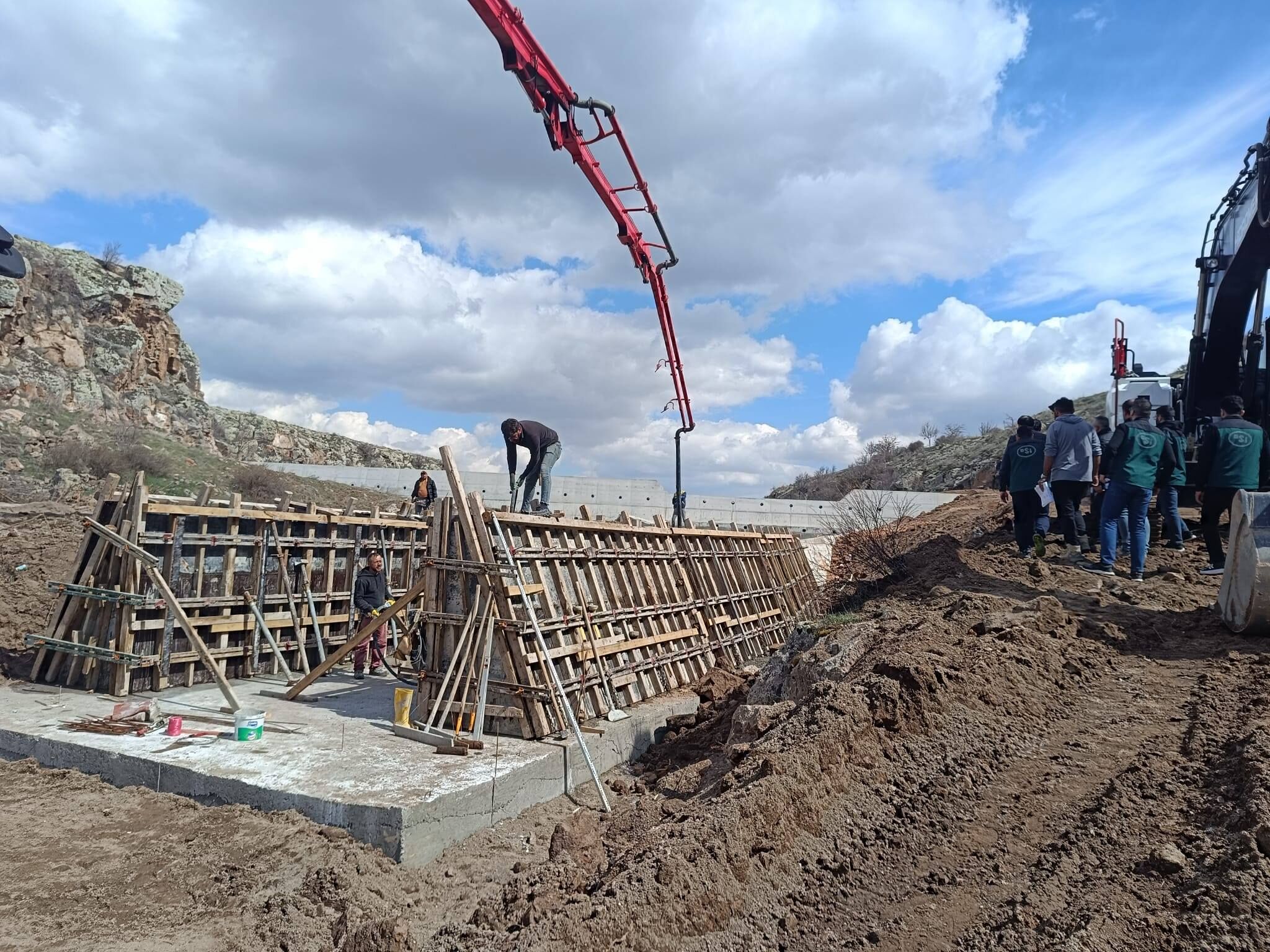 676500780 1297390025911936 5560649766053972270 N